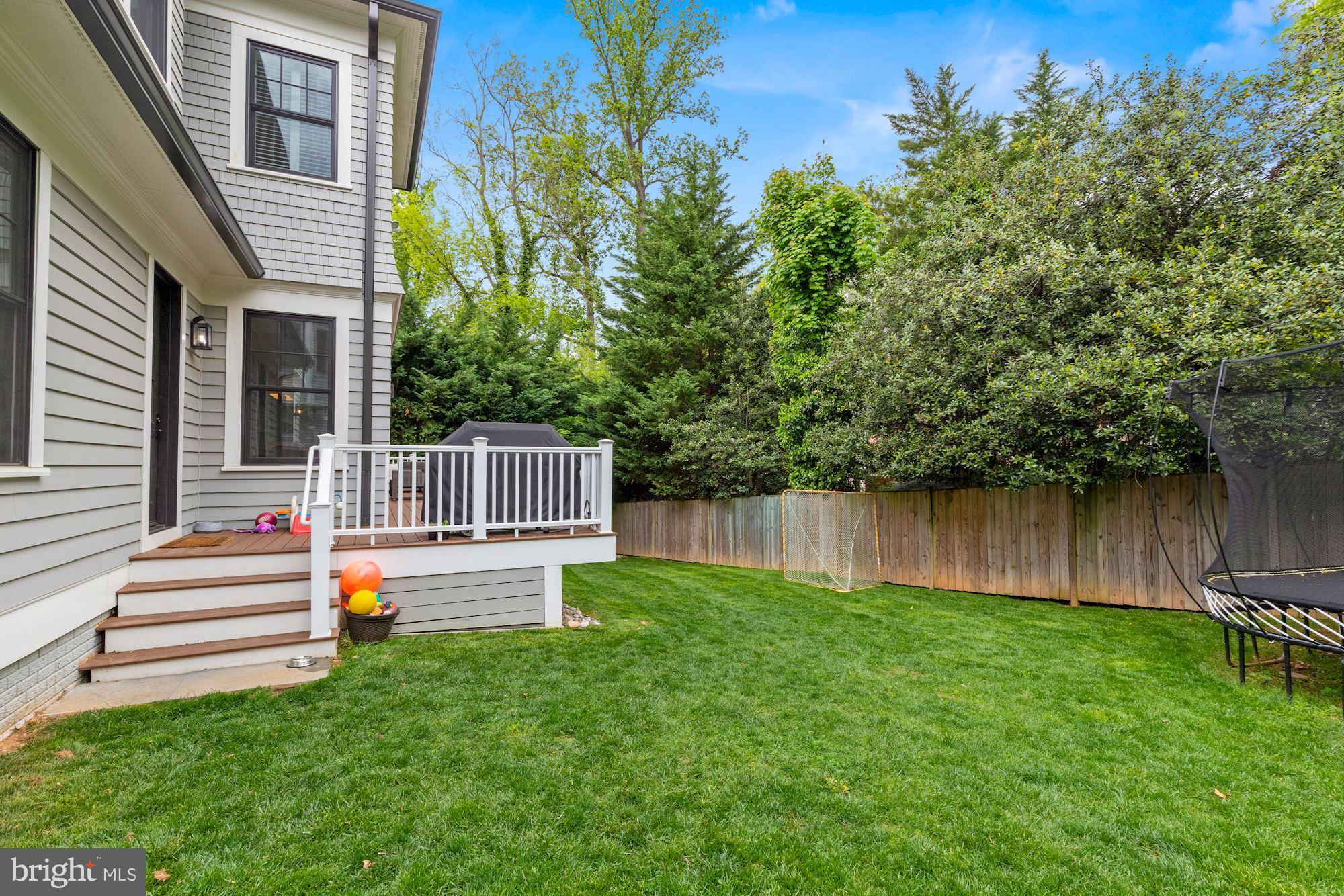 ENGLISH VILLAGE - Residential