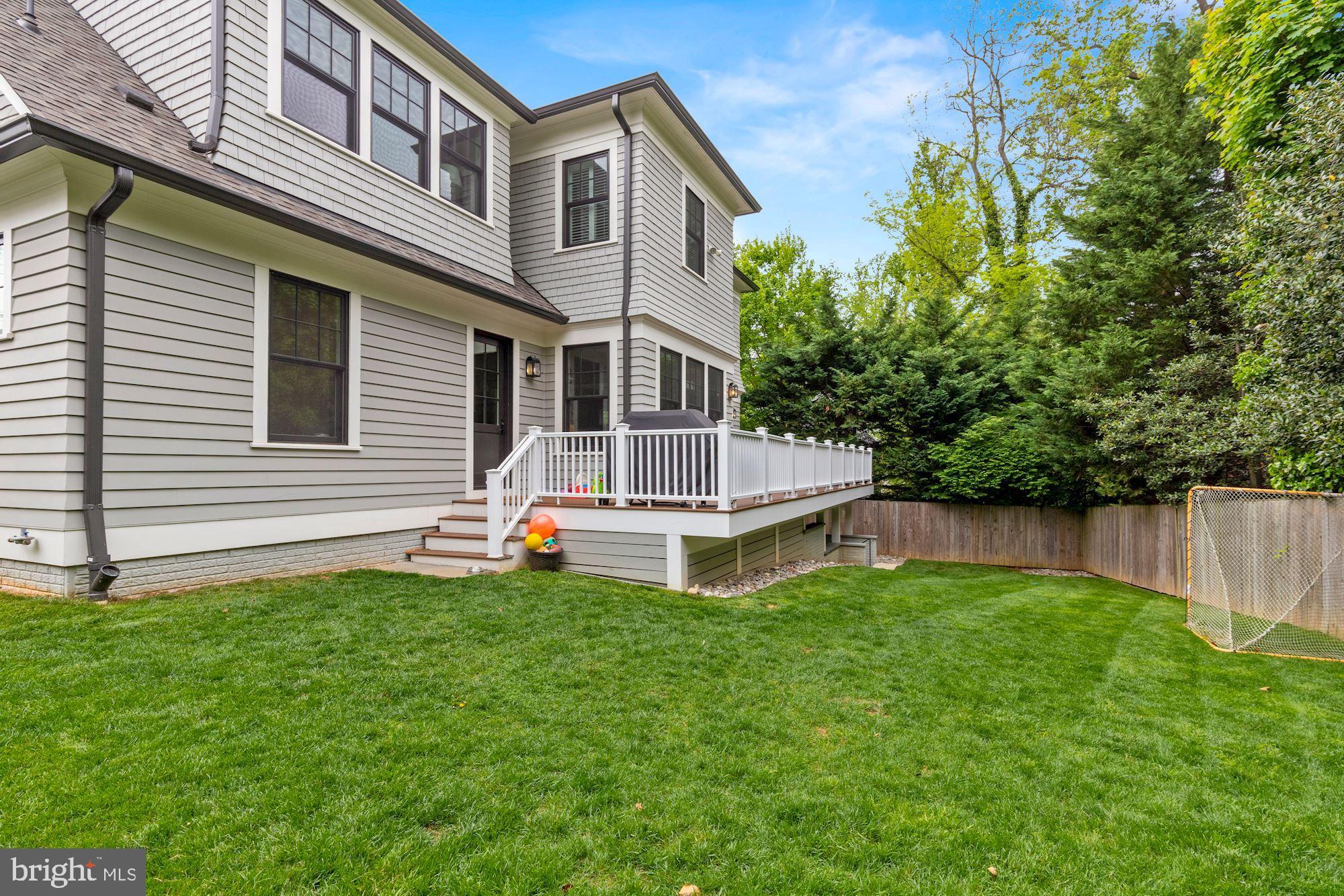 ENGLISH VILLAGE - Residential