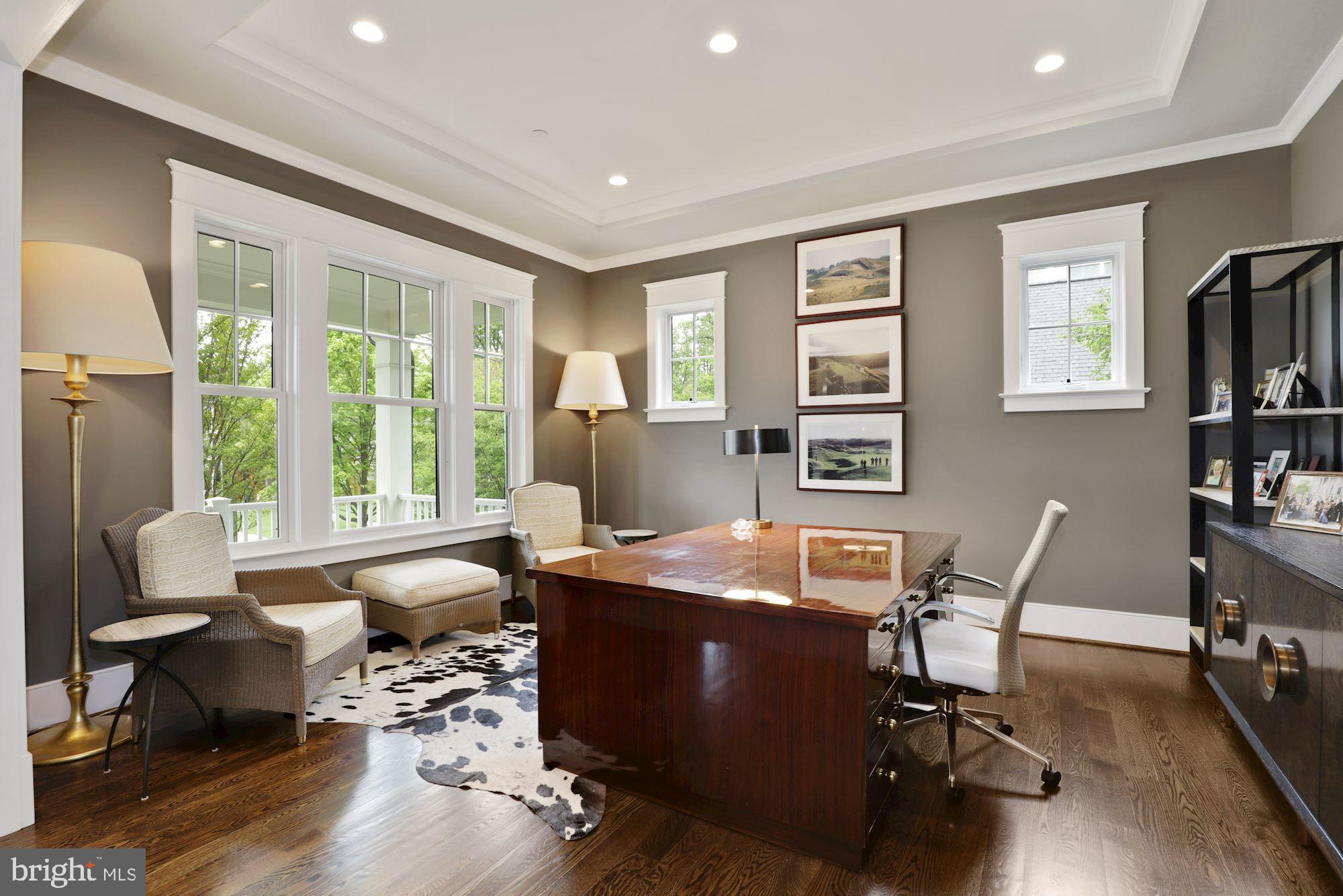 ENGLISH VILLAGE - Residential