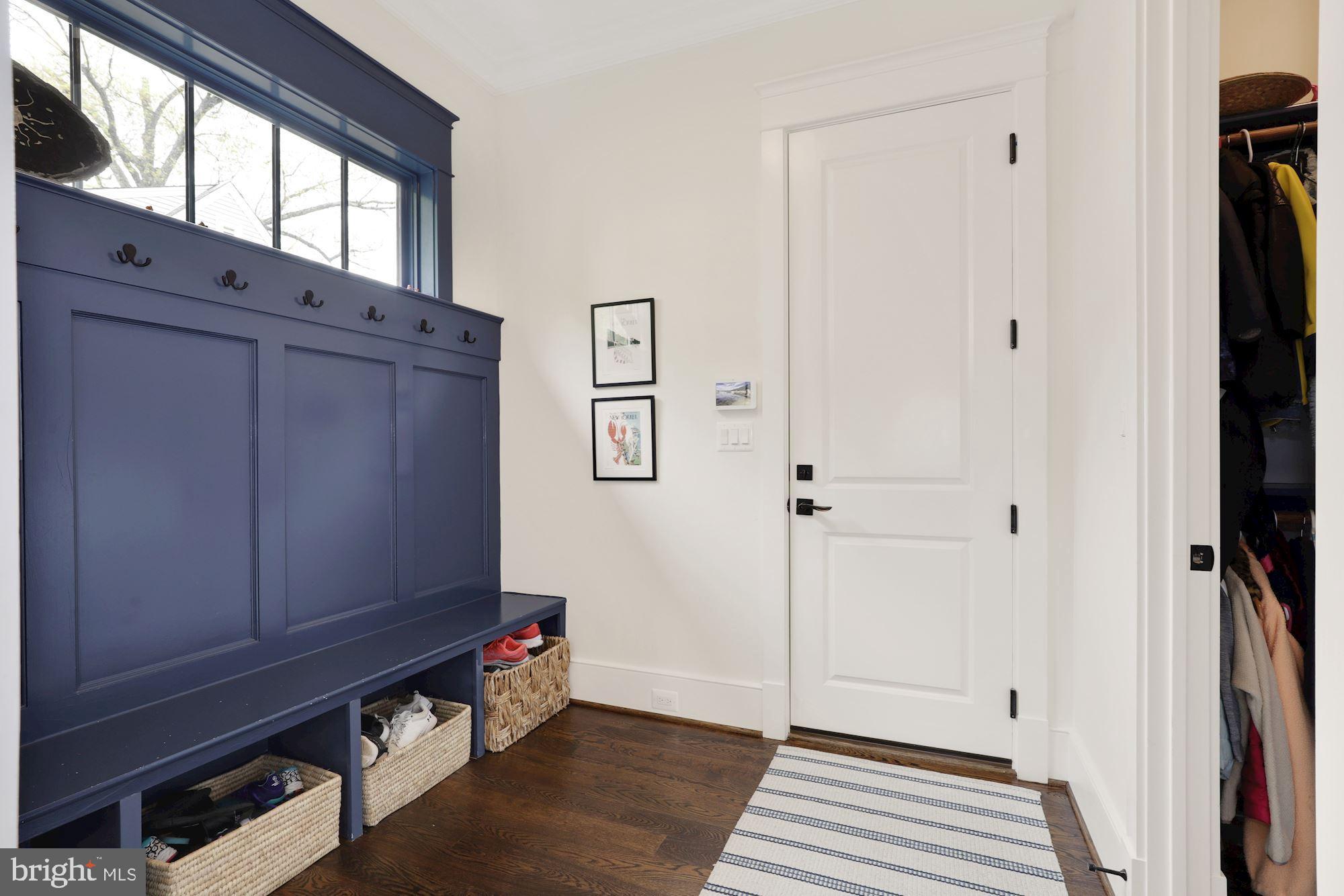 ENGLISH VILLAGE - Residential