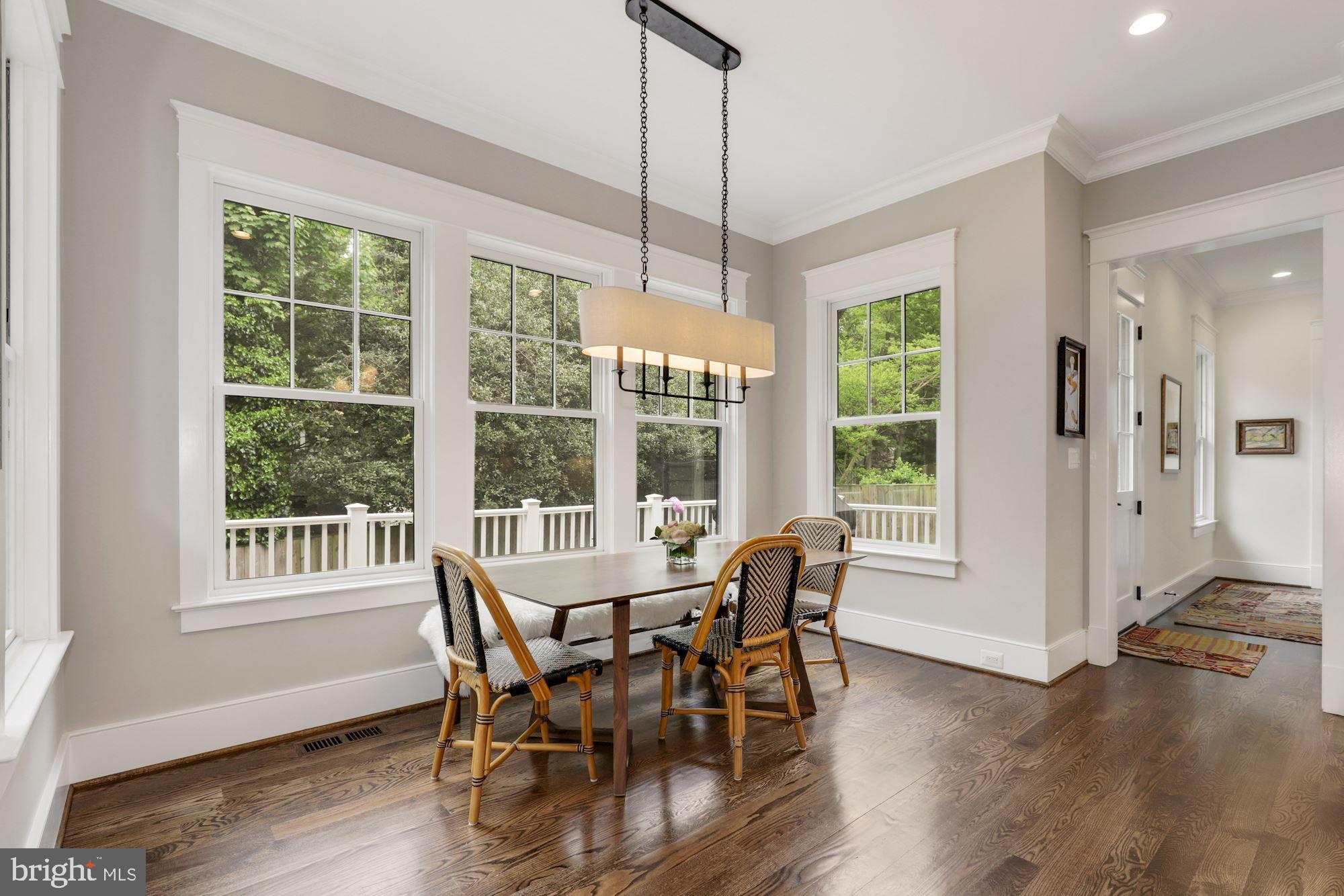 ENGLISH VILLAGE - Residential