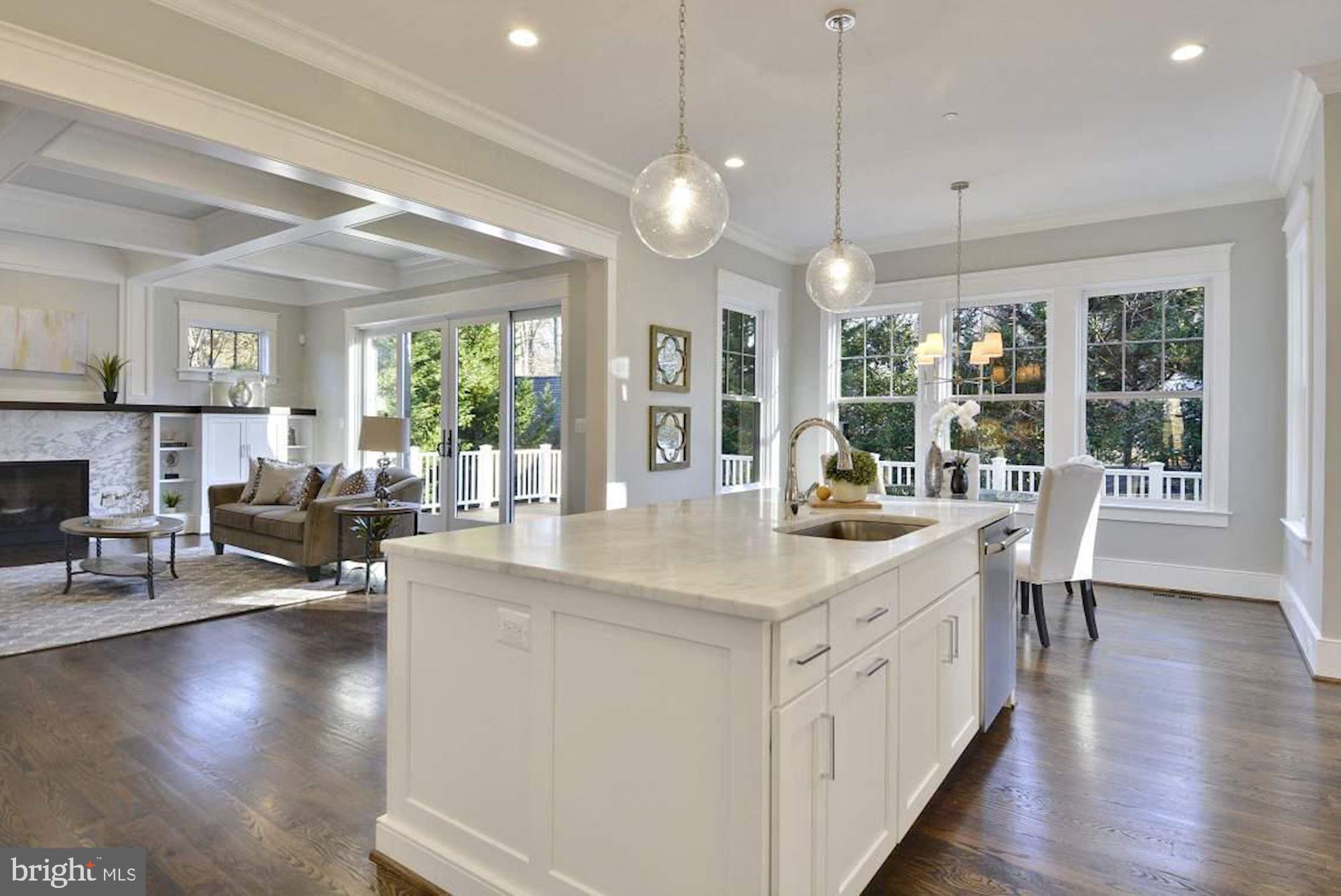 ENGLISH VILLAGE - Residential