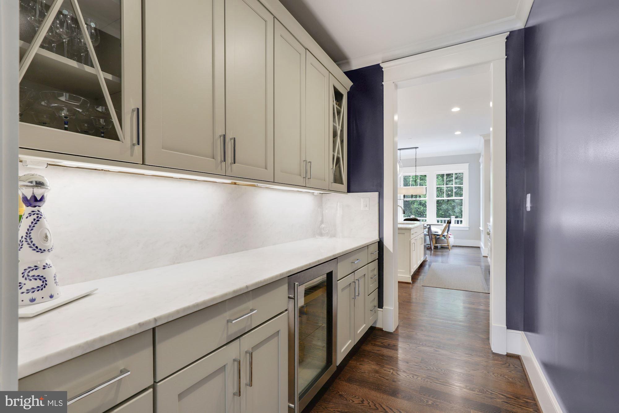 ENGLISH VILLAGE - Residential