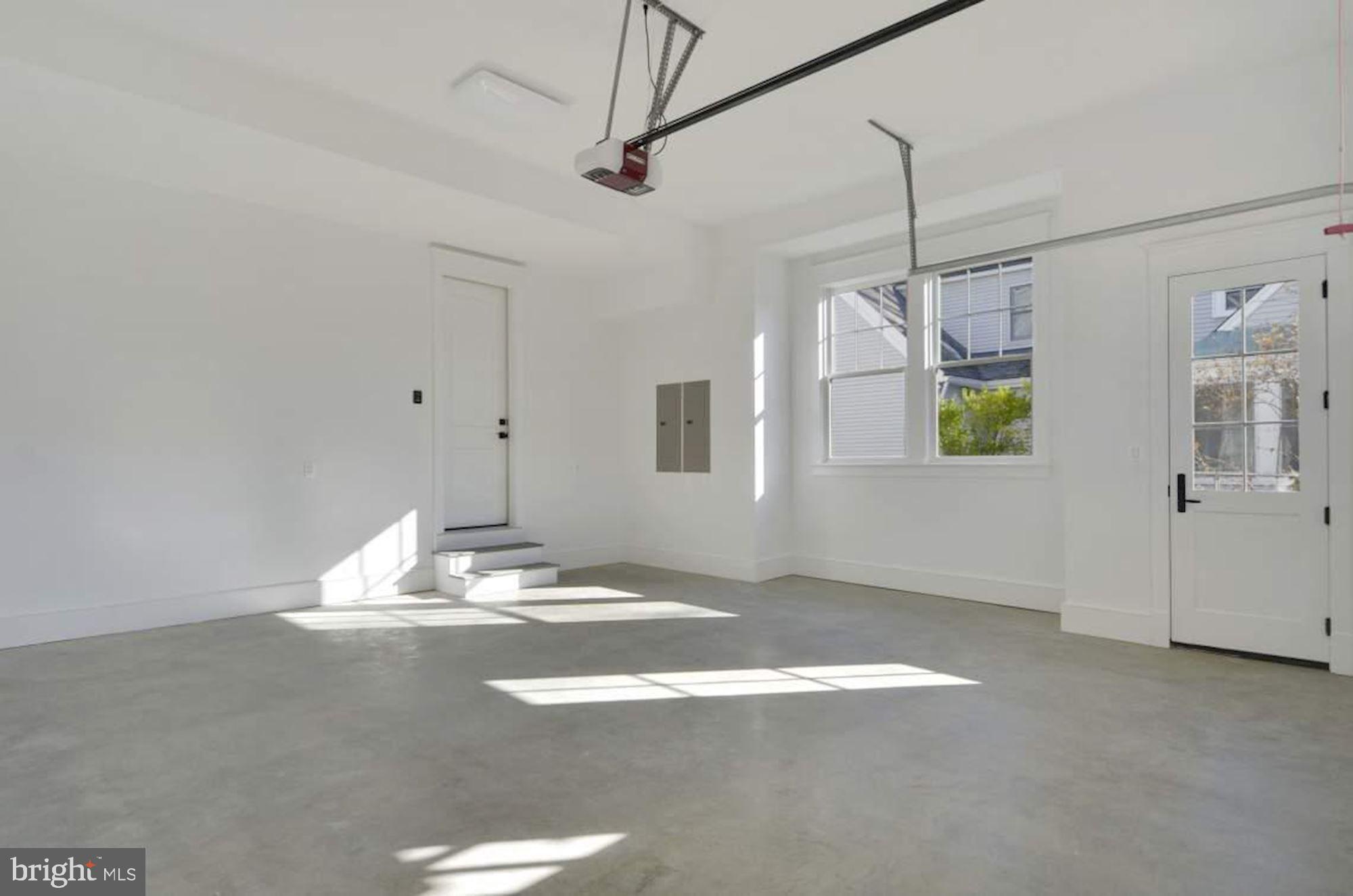 ENGLISH VILLAGE - Residential