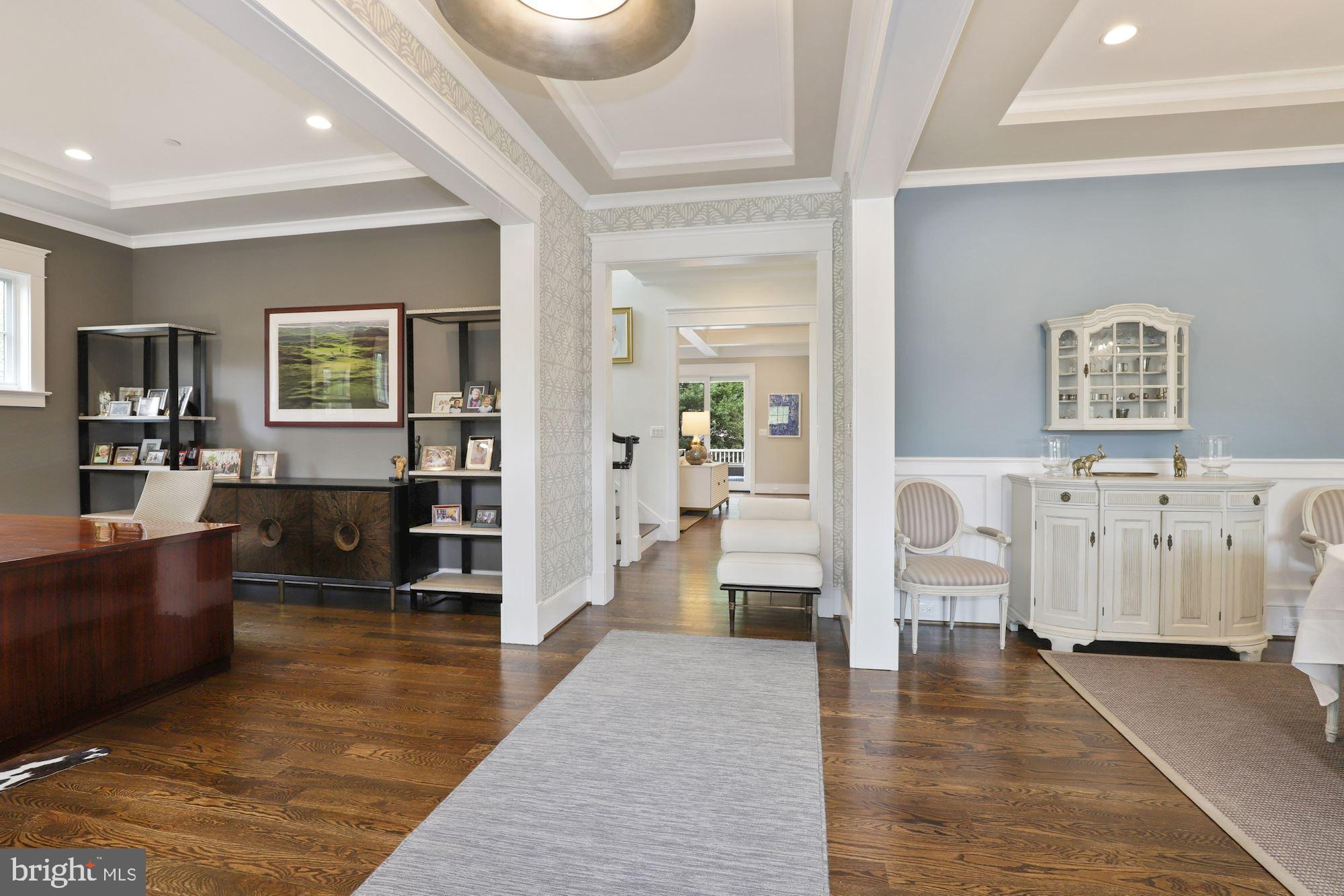 ENGLISH VILLAGE - Residential