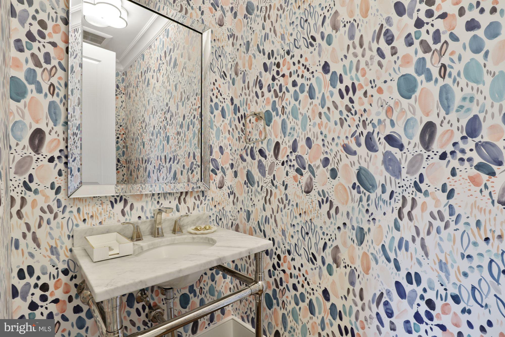 ENGLISH VILLAGE - Residential