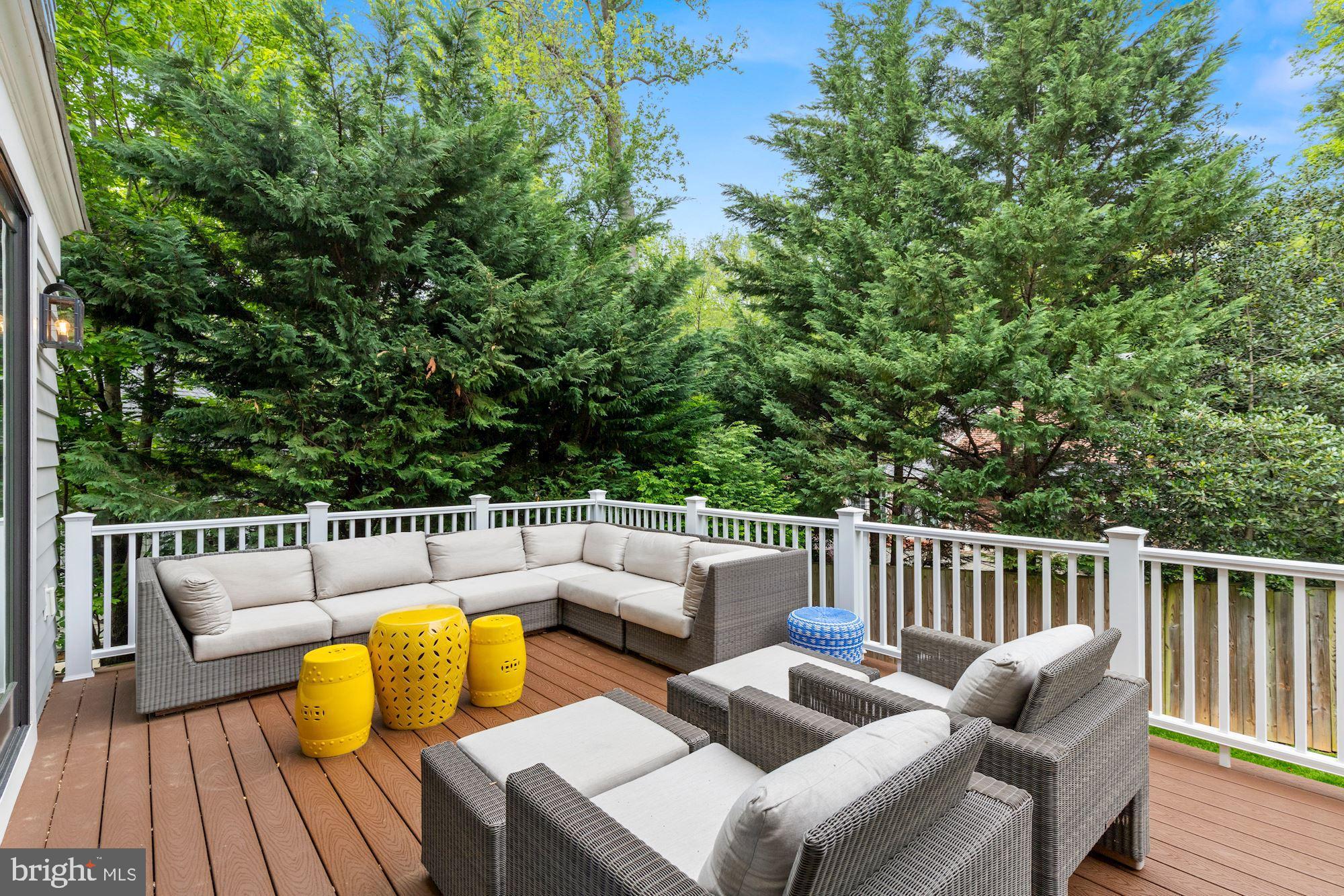 ENGLISH VILLAGE - Residential