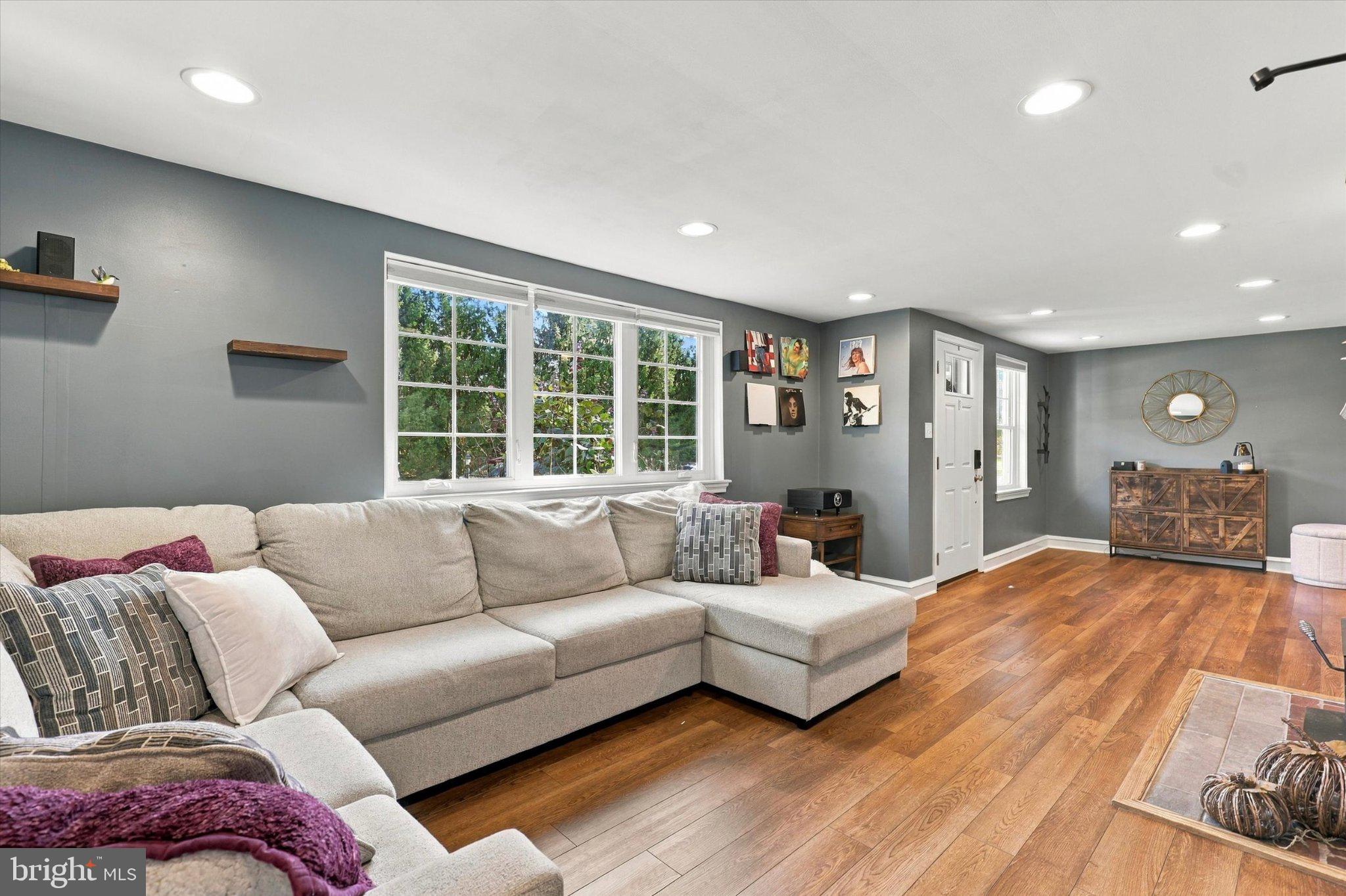 1027 CARDINAL ROAD