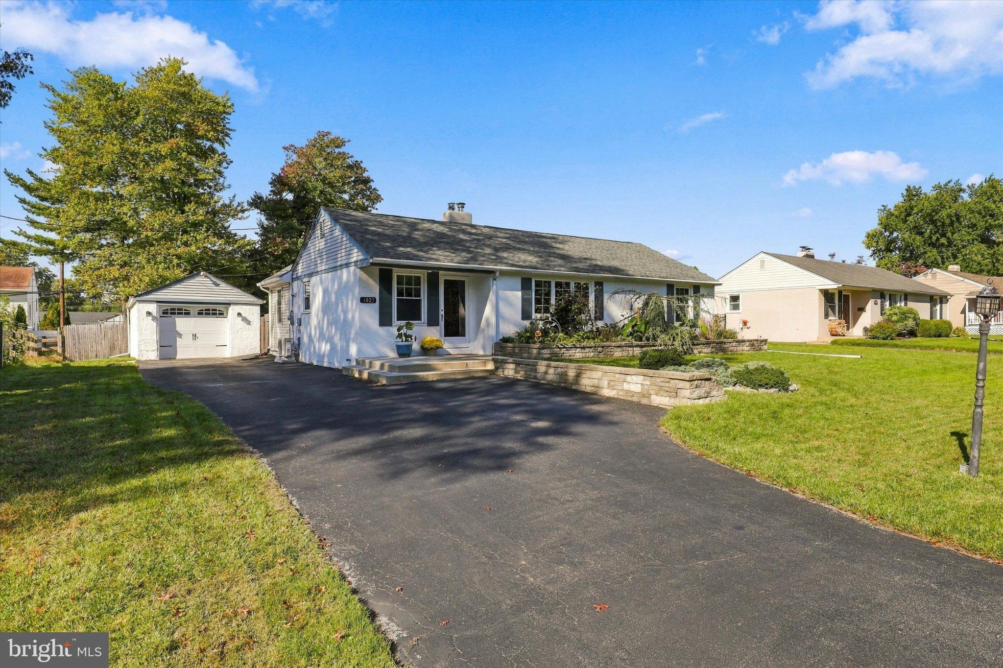1027 CARDINAL ROAD