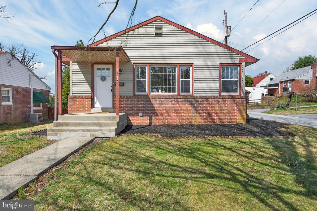 Photo of 1019 Hager Street, LANCASTER, PA 17603 (MLS # PALA2084984)