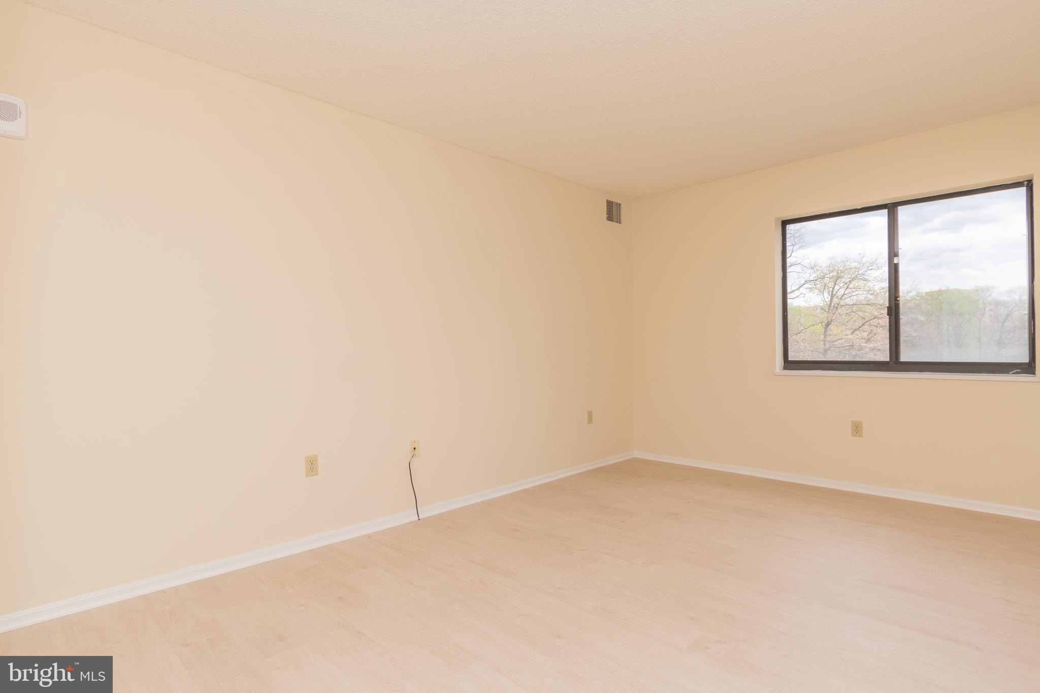 LEISURE WORLD - Residential Lease