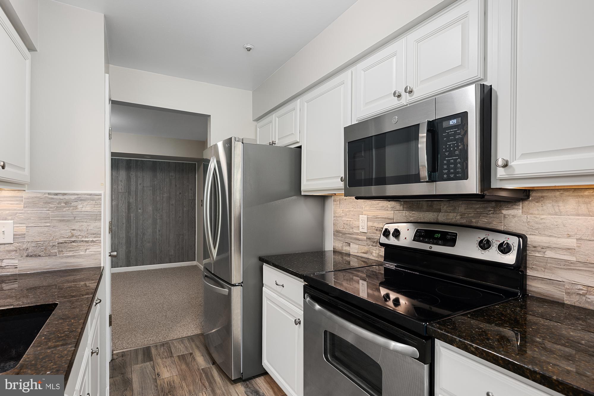 3800 SUNNYFIELD COURT 2B