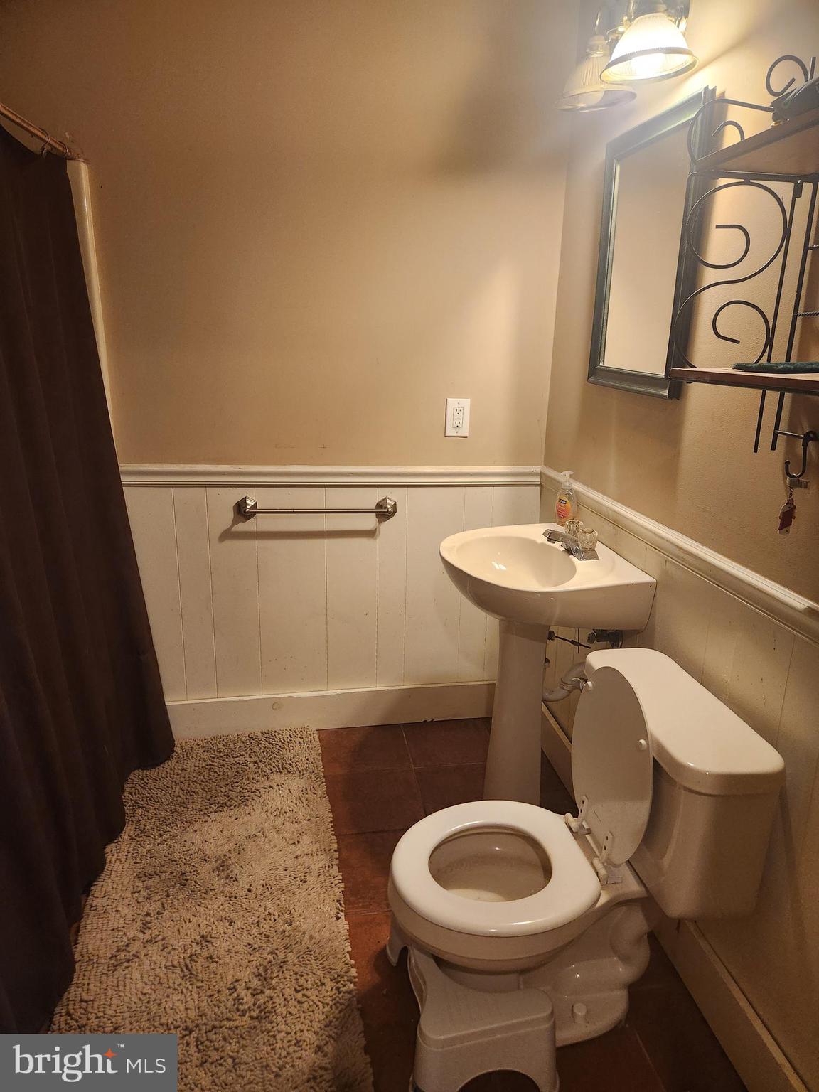 COVENTRY VILLAGE - Residential