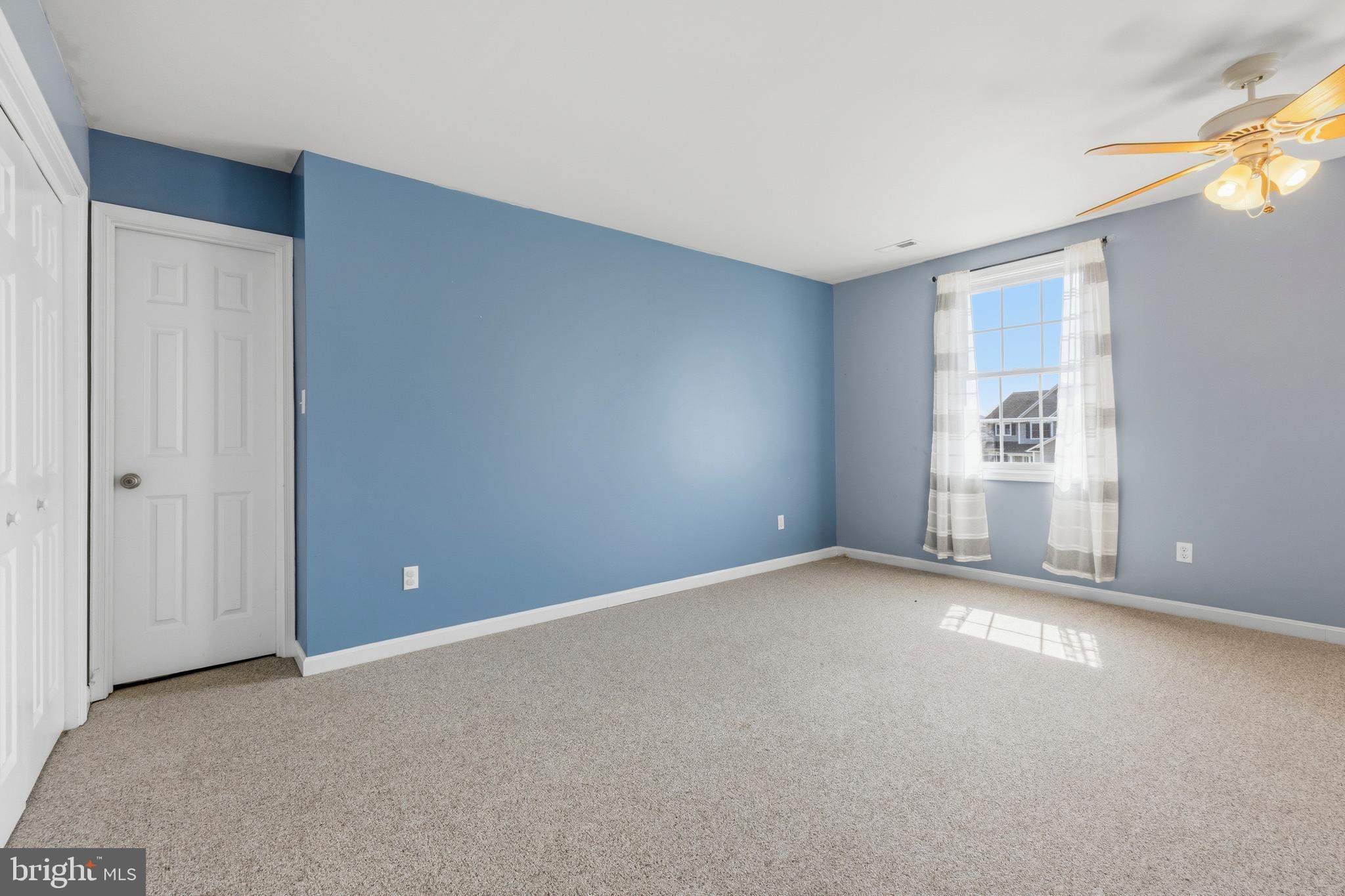 MAYFAIR GLEN - Residential