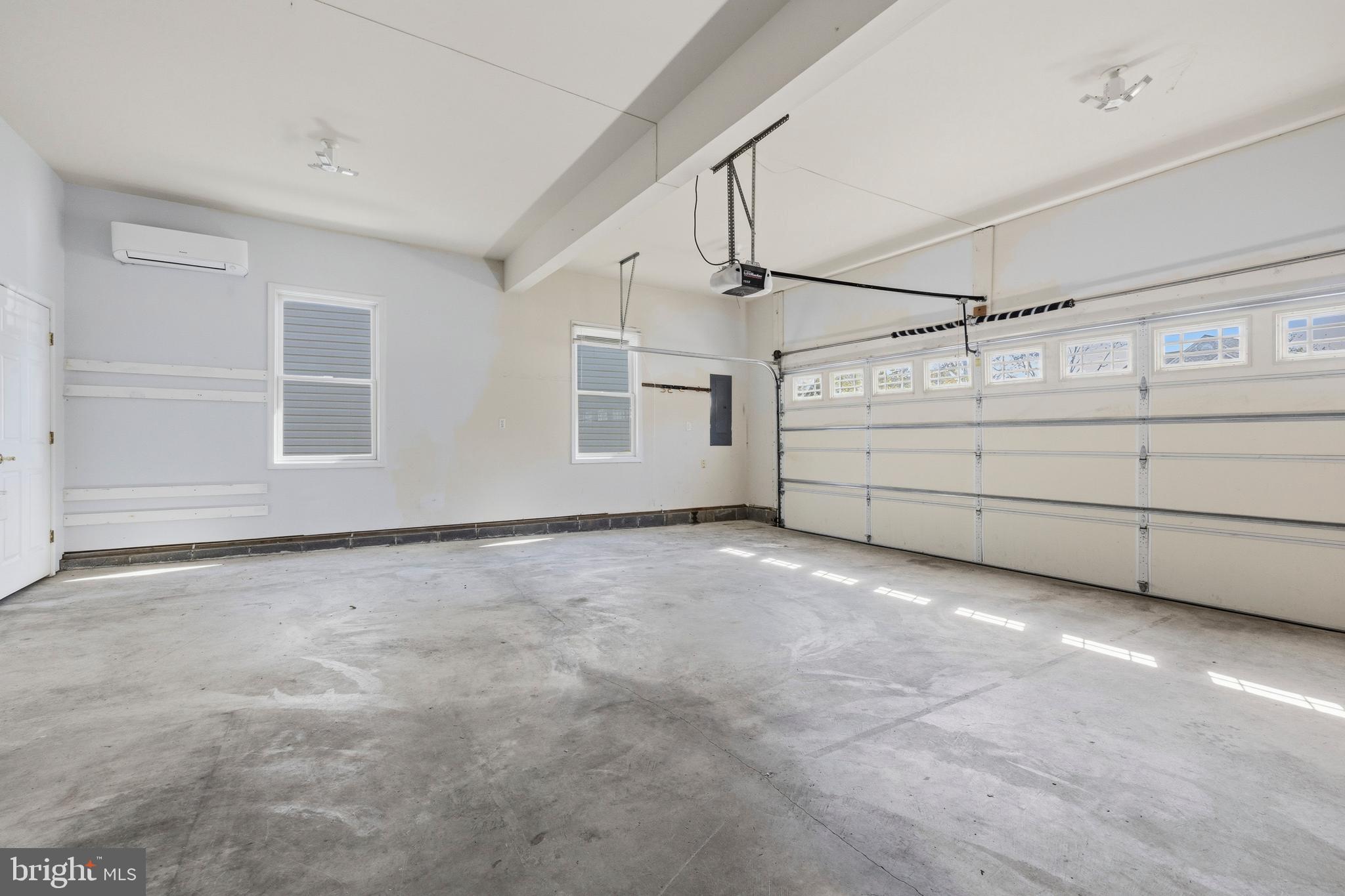 MAYFAIR GLEN - Residential