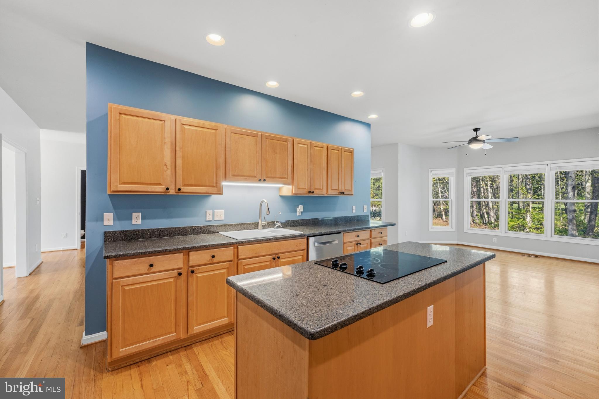 MAYFAIR GLEN - Residential