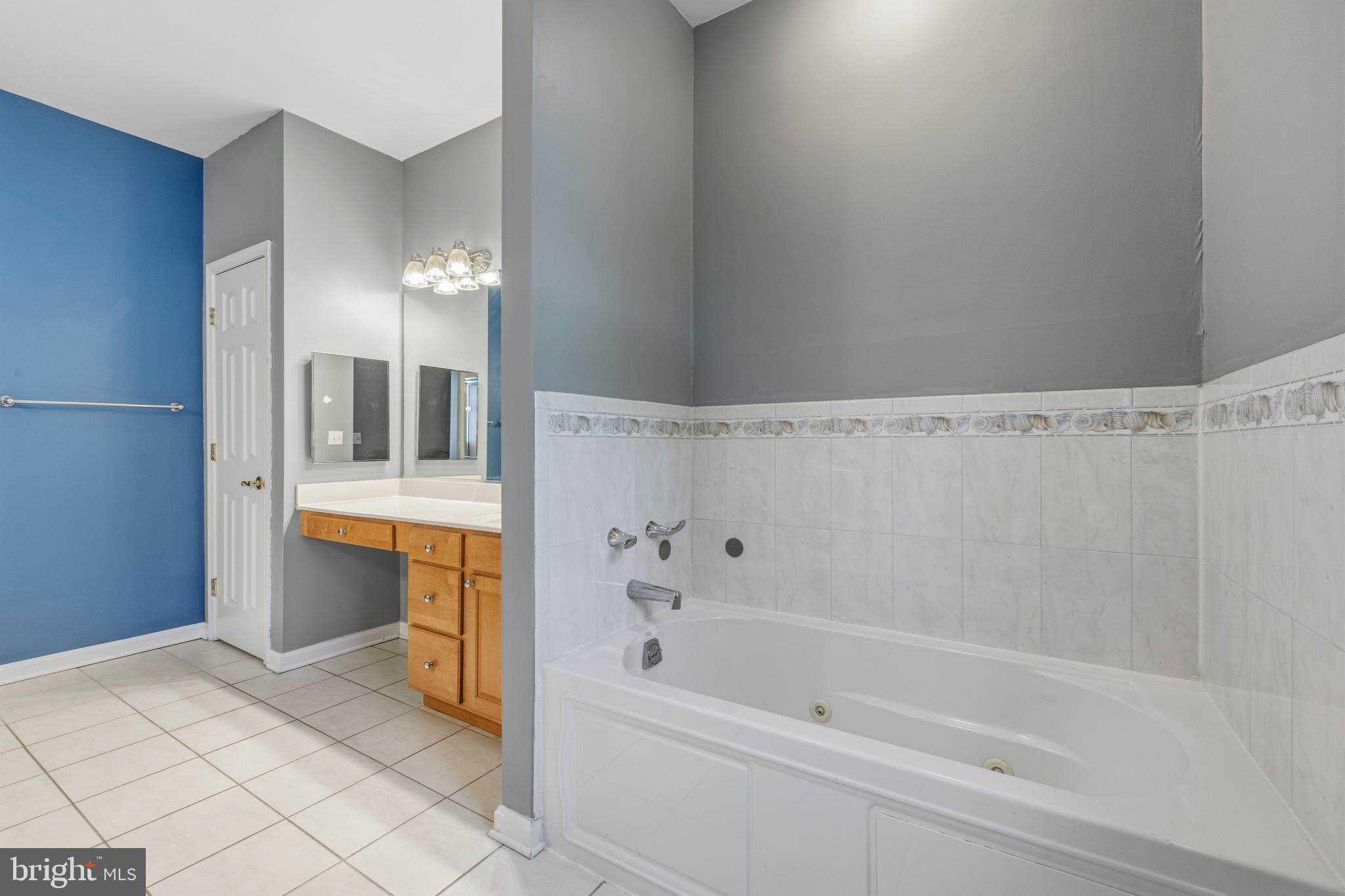 MAYFAIR GLEN - Residential