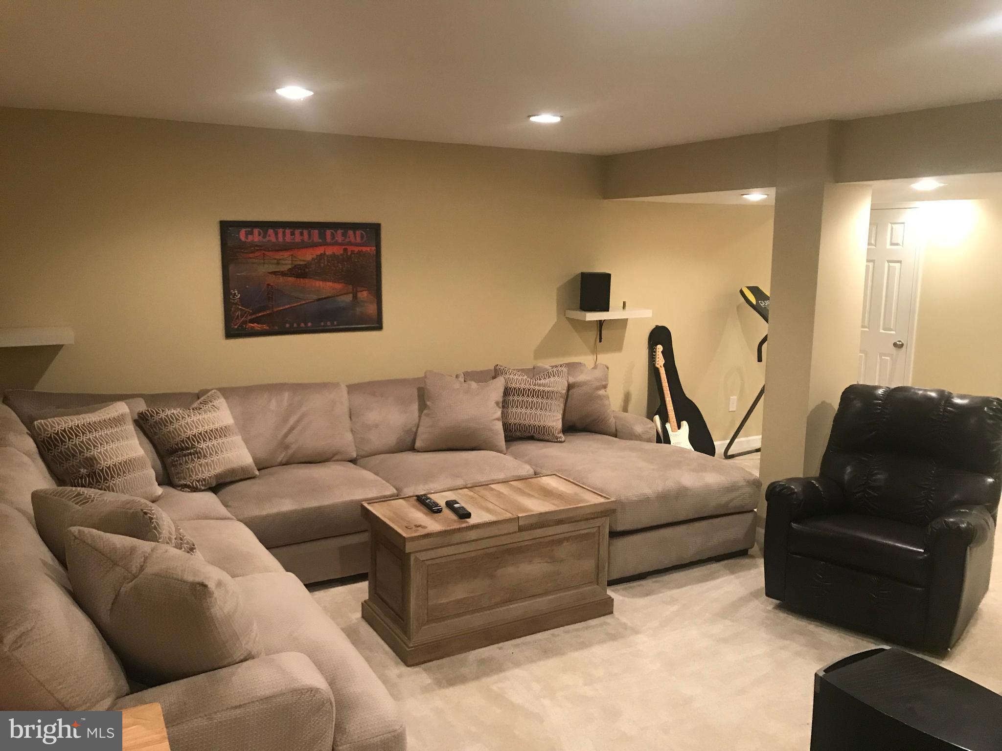 LEXINGTON COURT - Residential Lease