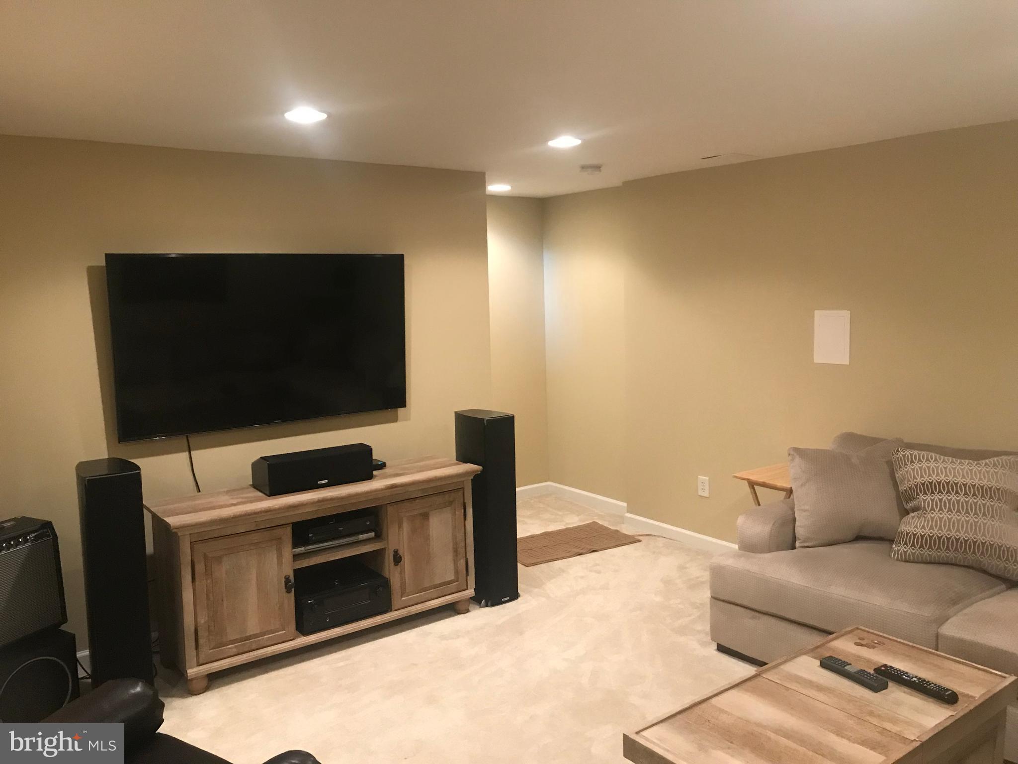 LEXINGTON COURT - Residential Lease