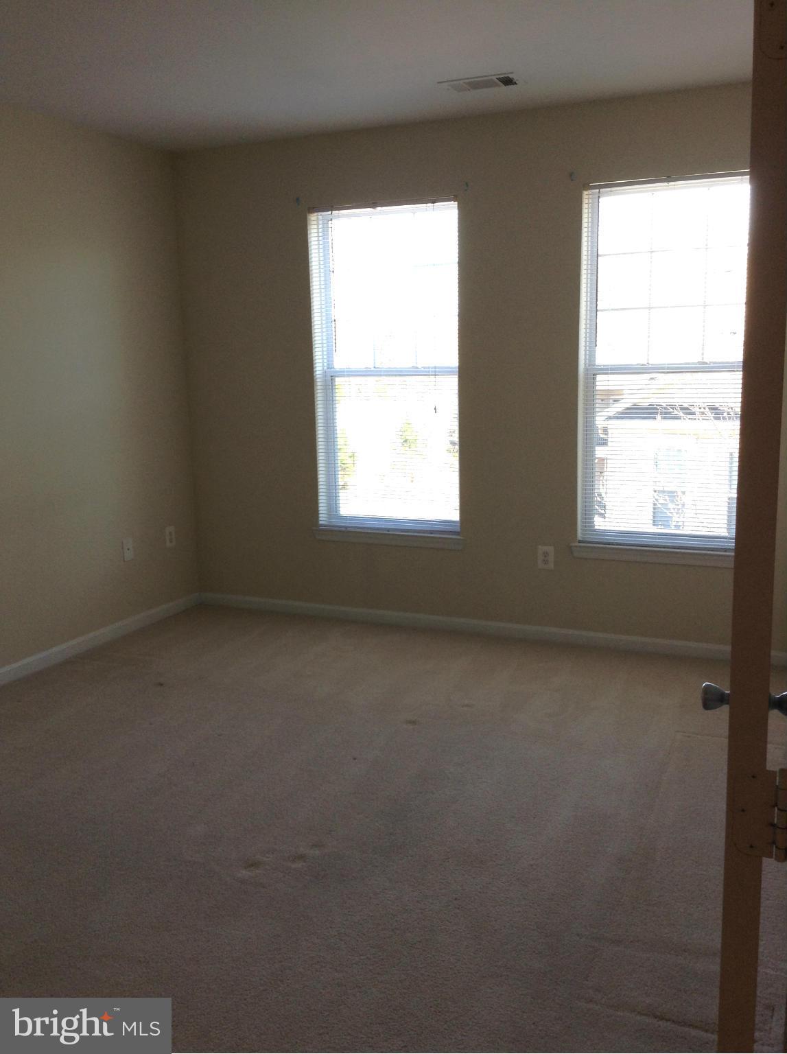 FAIRFAX RIDGE - Residential Lease