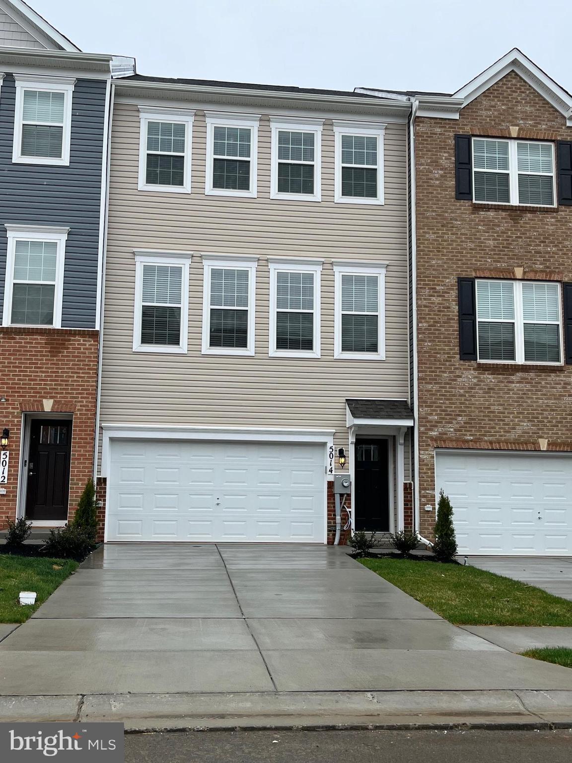 Excellent 3 level town home in Westview South community with 3 bedrooms,2.5 baths, & 2-car garage,2320 sq feet of living space! Kitchen includes granite counters, maple cabinetry & stainless steel appliances.Hardwood floors on entire main living level.Large master Bedroom with ceramic bath features dual vanities,granite and large walk-in shower.Convenient laundry on bedroom level.Enjoy yard space and beautiful common area in the rear, as well as a deck off the dining room. Amenities include pool, clubhouse with fitness center, and walking trails. Show & Rent today
