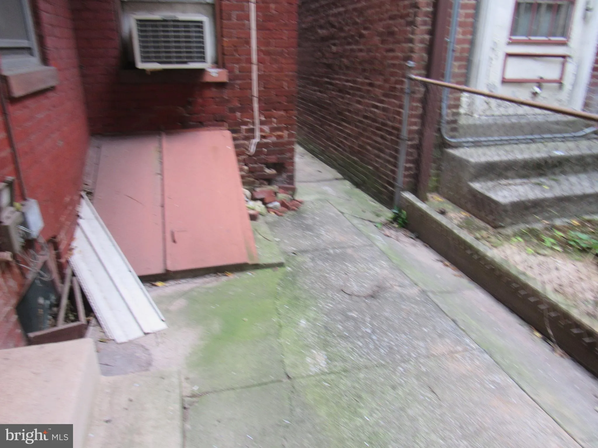 York, Pennsylvania 17401, United States, 5 Bedrooms Bedrooms, ,Residential,Pending,208146