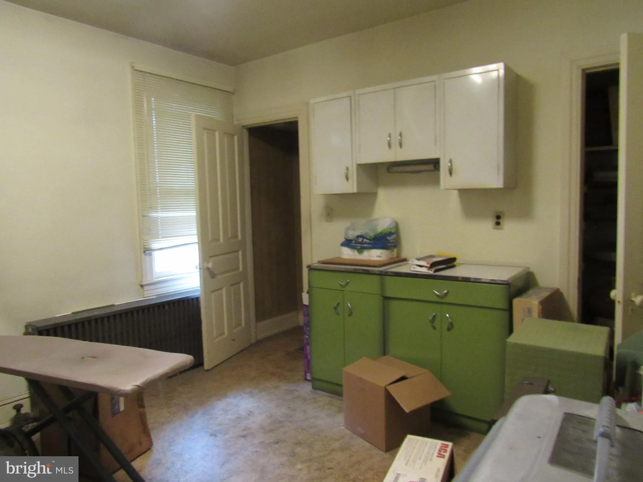 York, Pennsylvania 17401, United States, 5 Bedrooms Bedrooms, ,Residential,Pending,208146