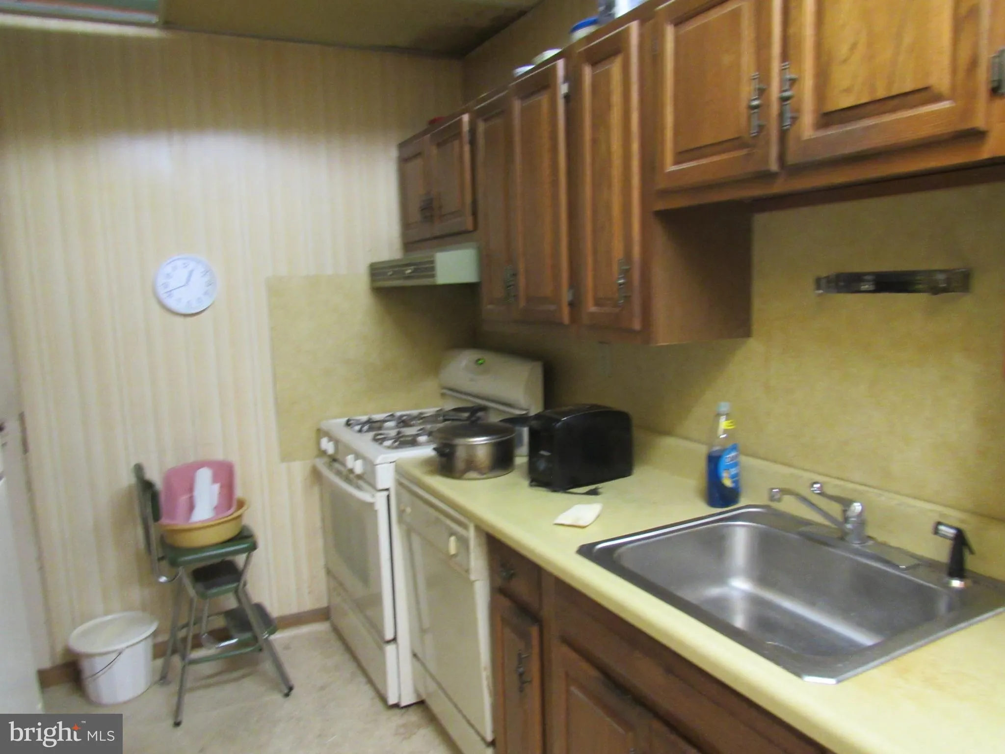 York, Pennsylvania 17401, United States, 5 Bedrooms Bedrooms, ,Residential,Pending,208146