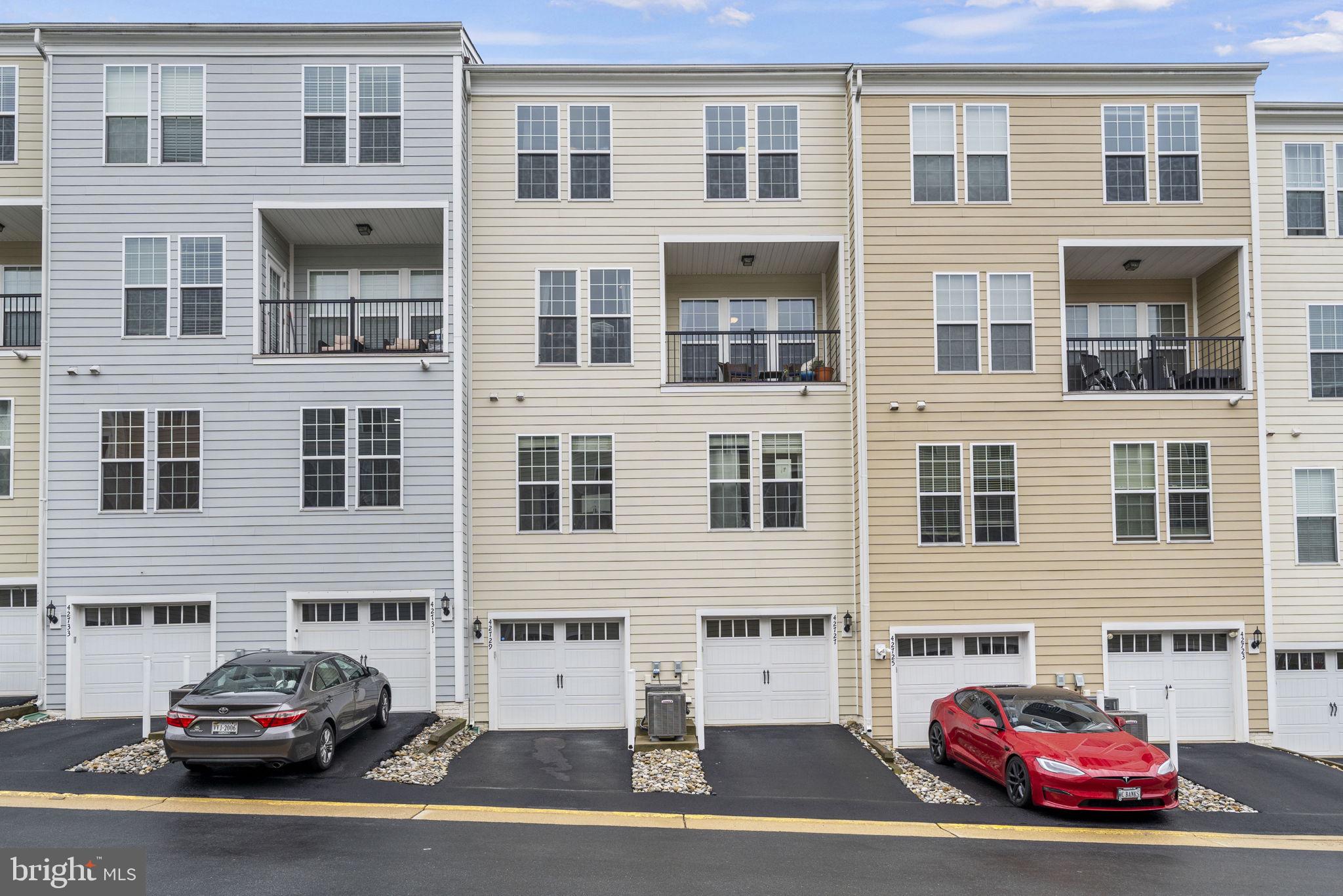 TOWNES AT GOOSE CREEK VILLAGE - Residential