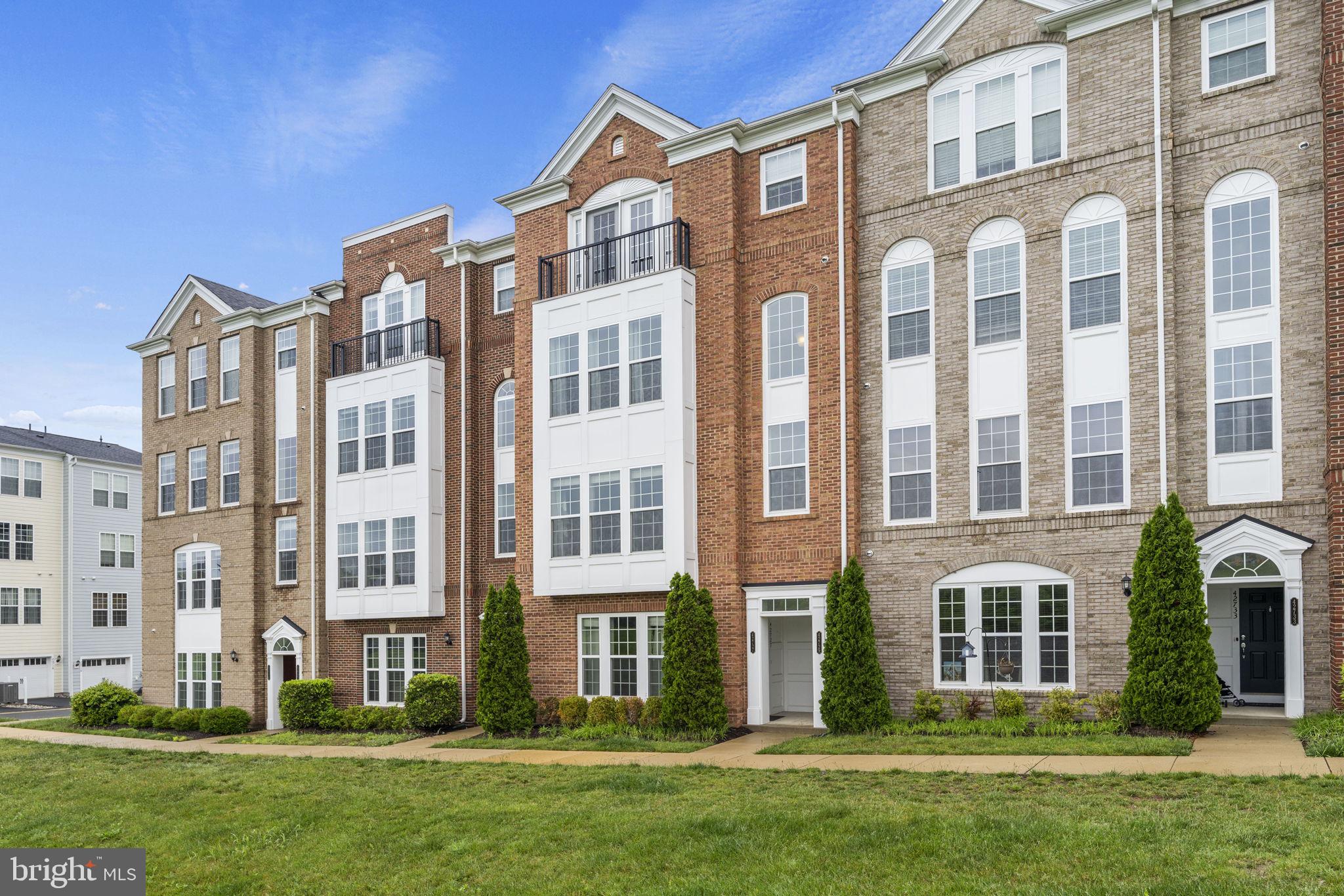 TOWNES AT GOOSE CREEK VILLAGE - Residential