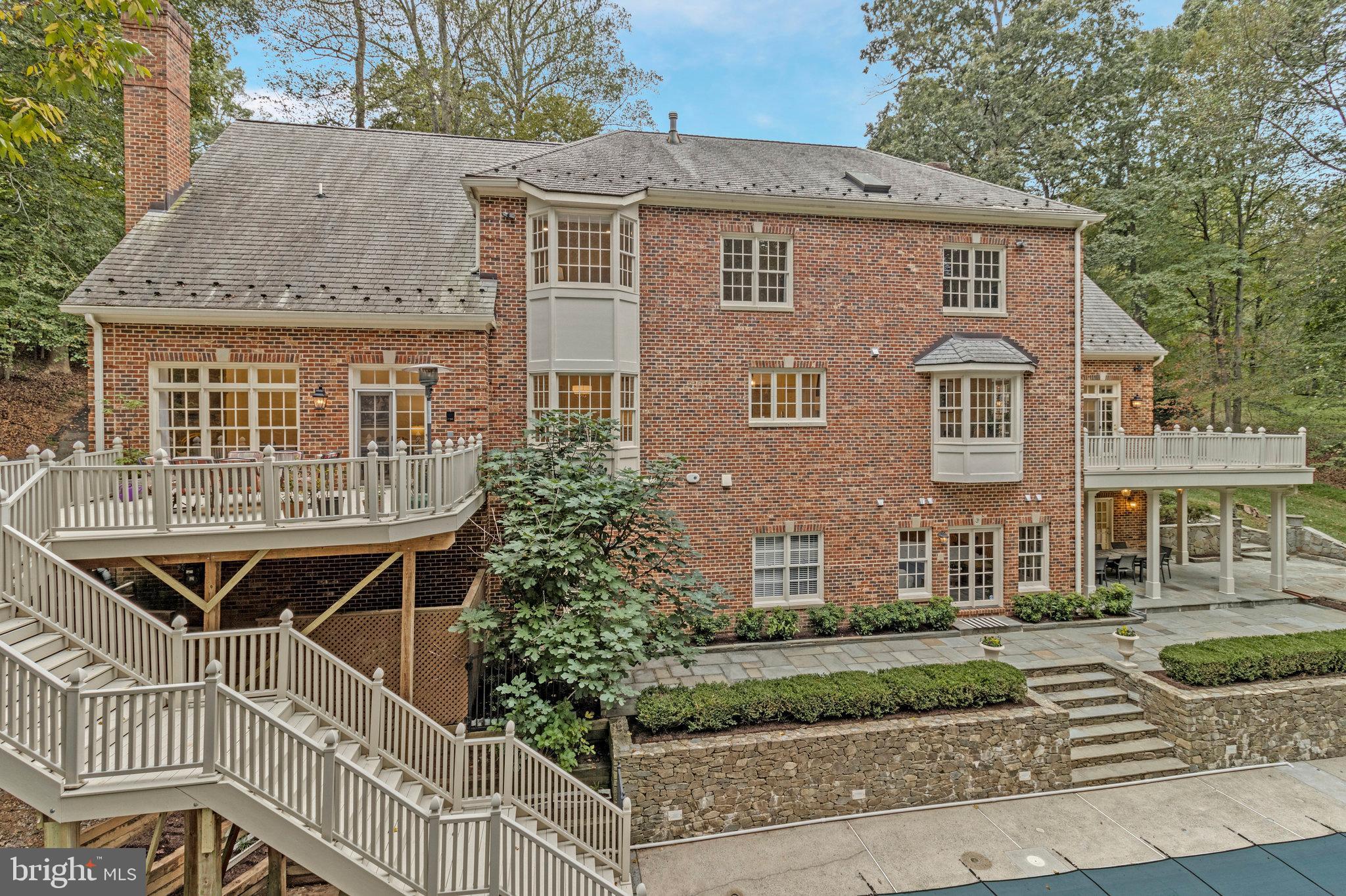 FALCON RIDGE - Residential