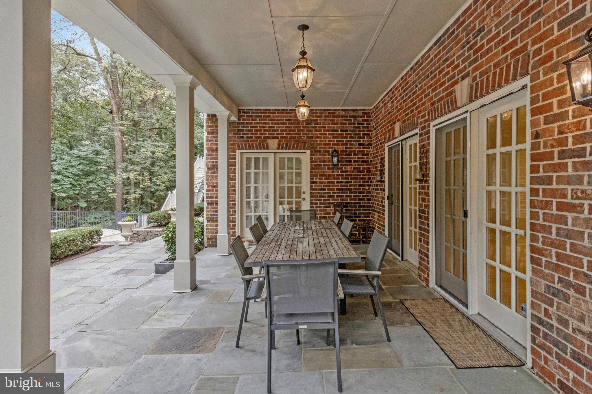 FALCON RIDGE - Residential