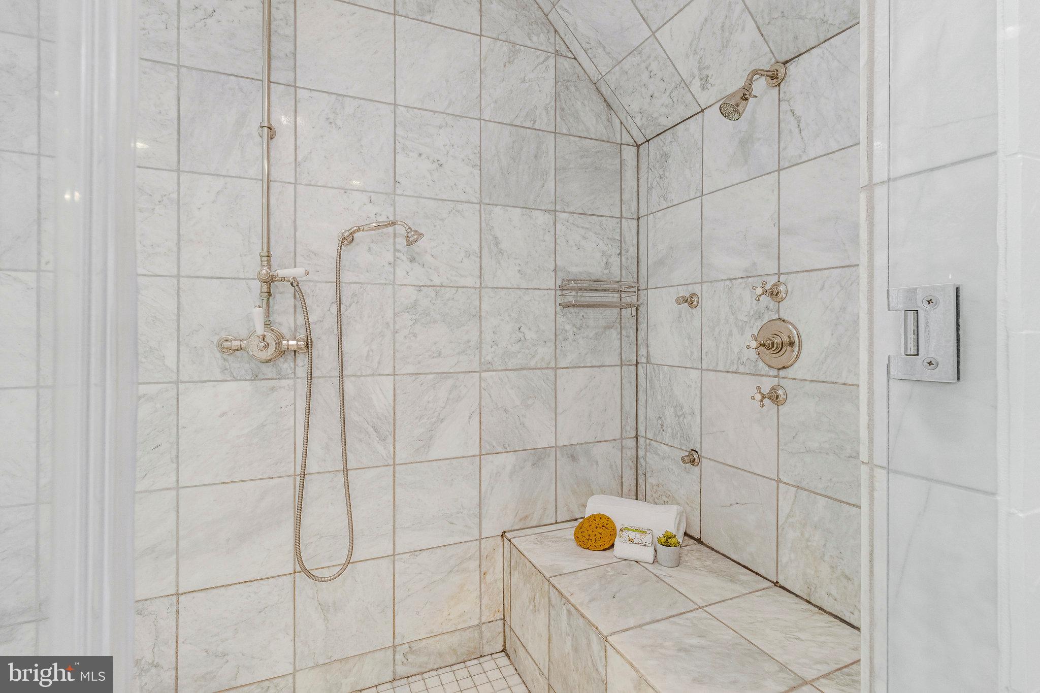 FALCON RIDGE - Residential