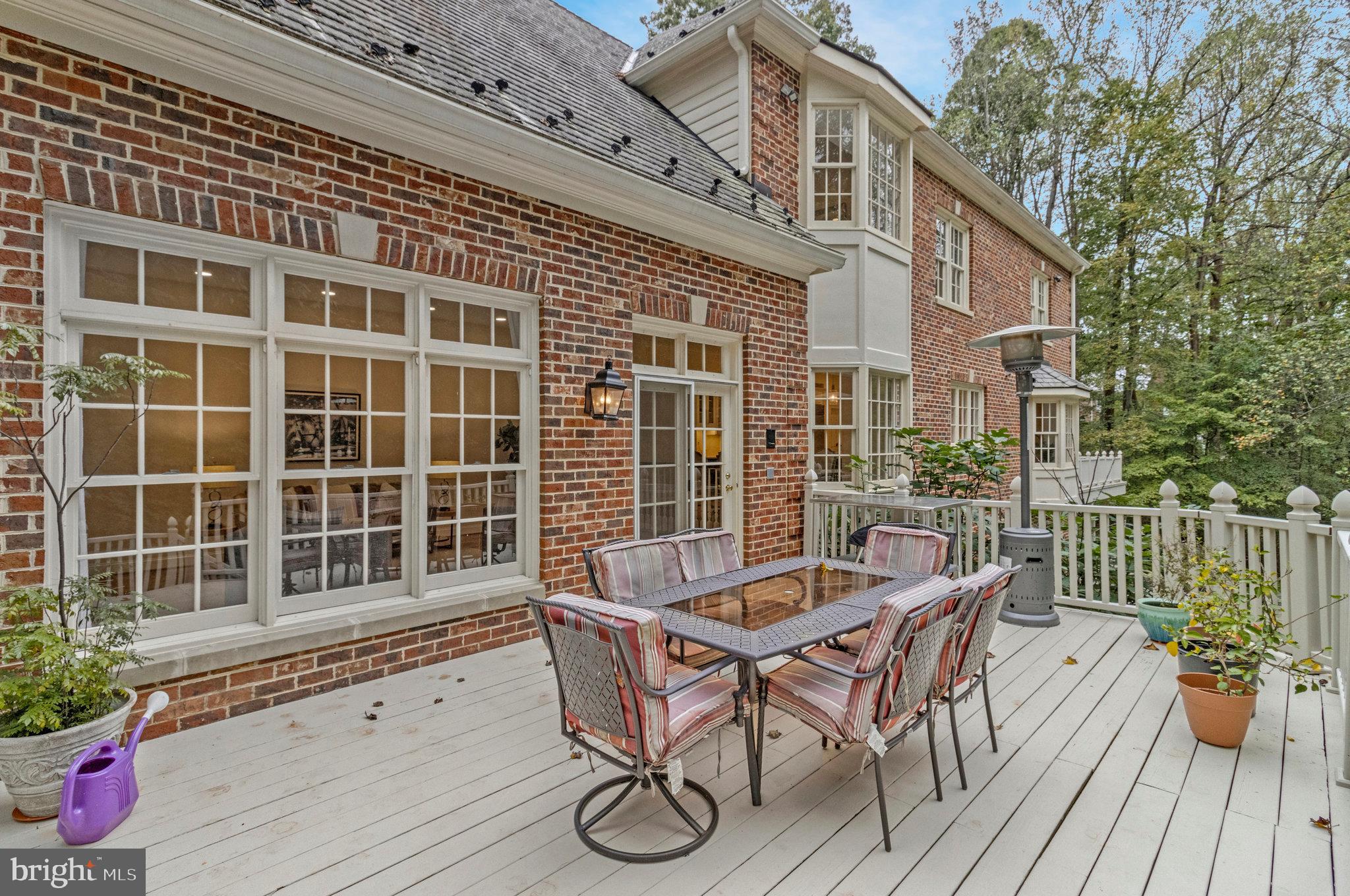 FALCON RIDGE - Residential