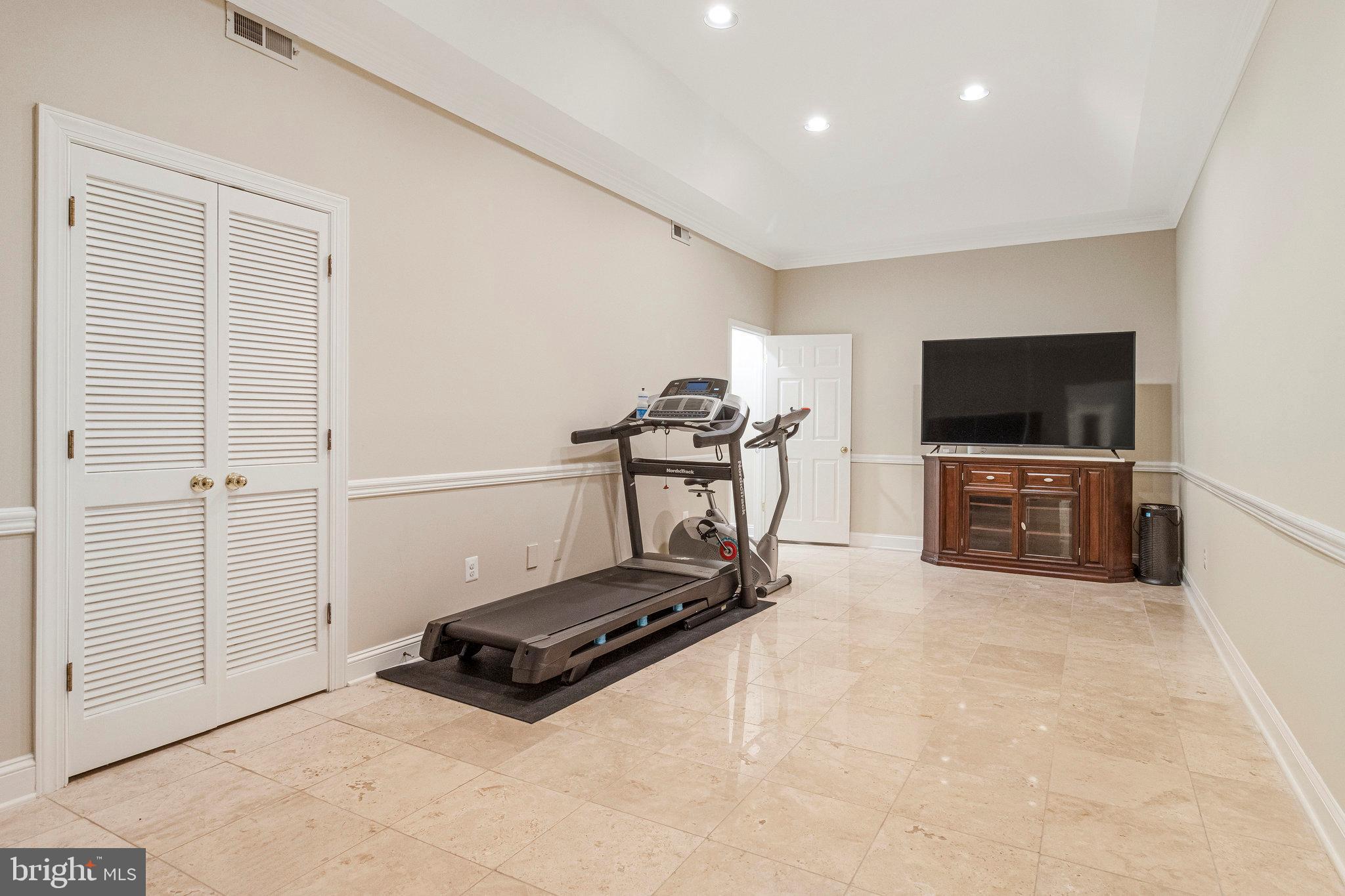 FALCON RIDGE - Residential