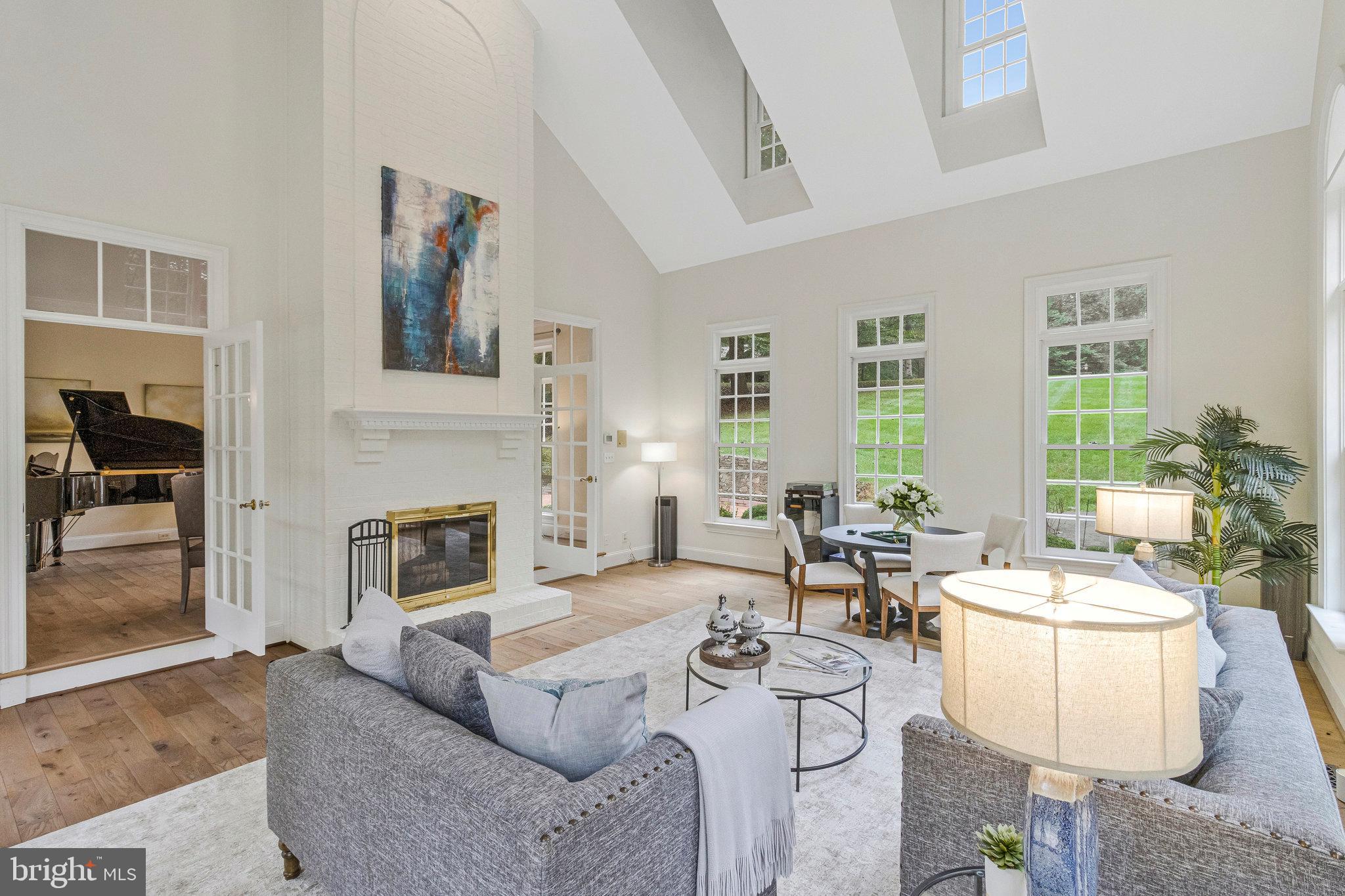 FALCON RIDGE - Residential