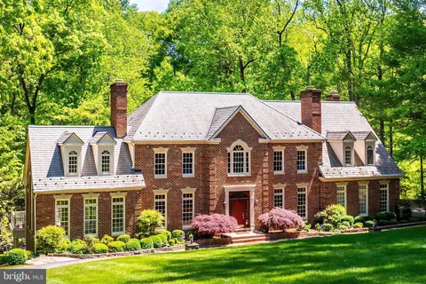 10112 High Hill Court, Great Falls, VA MLS: VAFX2262468