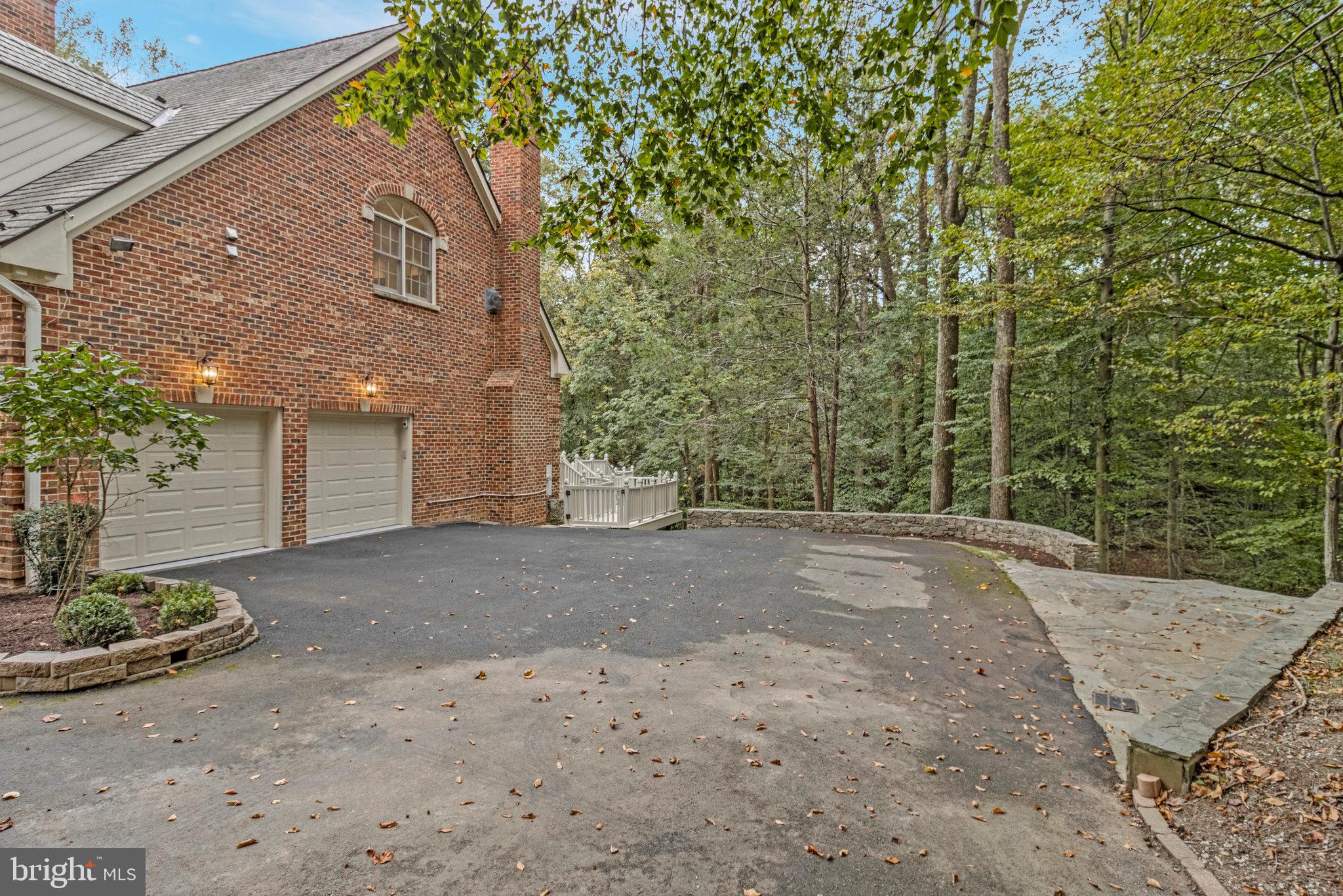 FALCON RIDGE - Residential