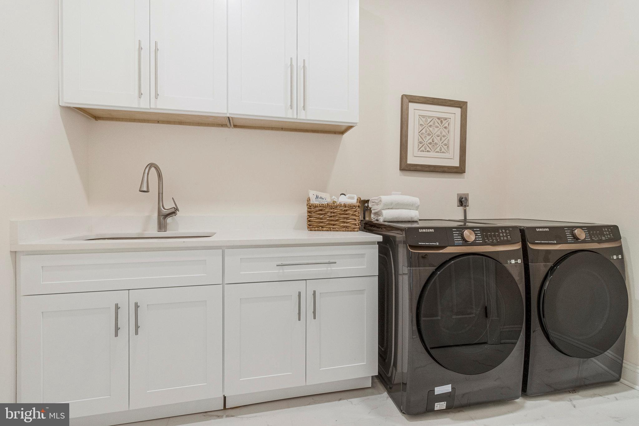 FALCON RIDGE - Residential