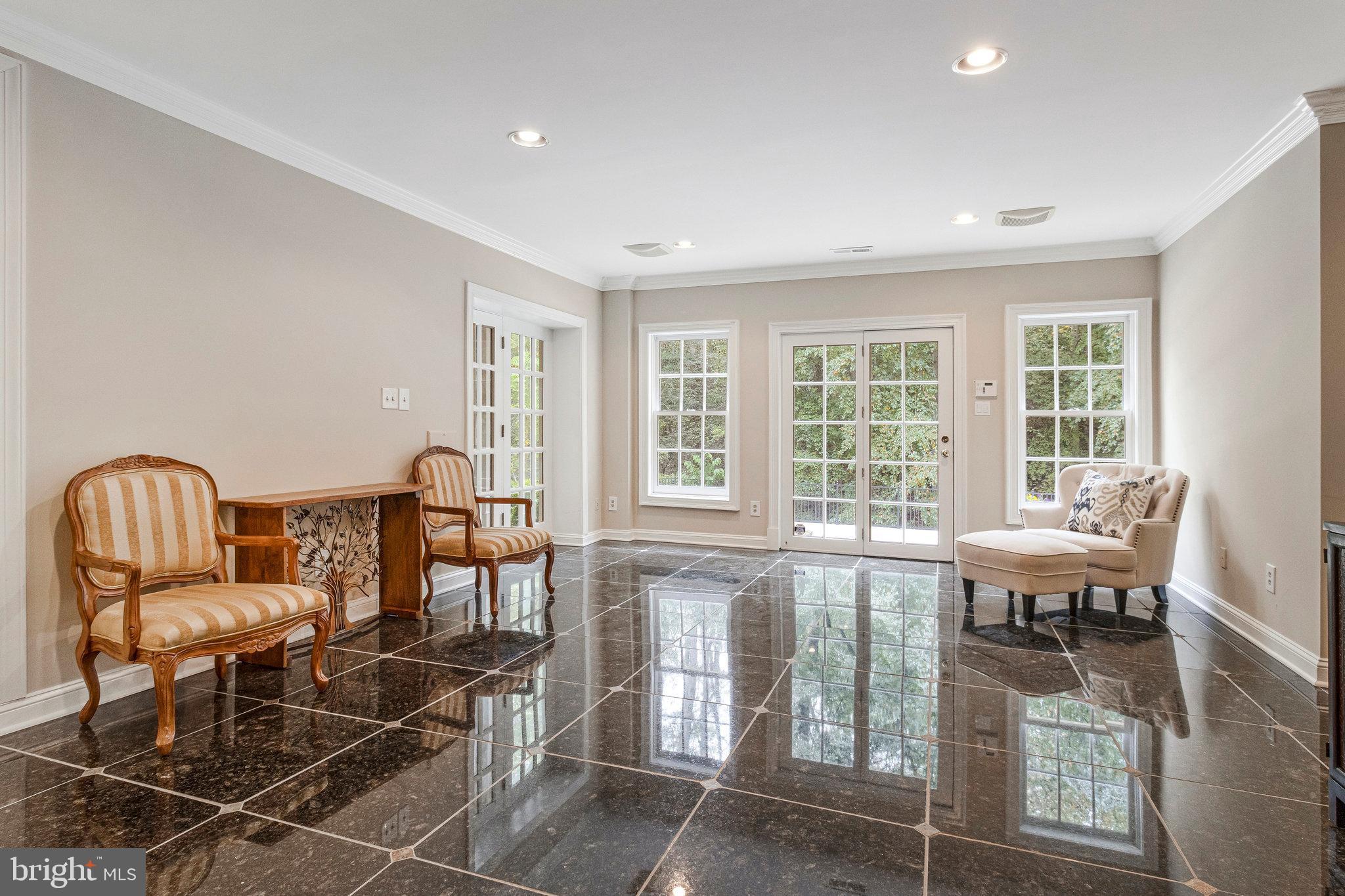 FALCON RIDGE - Residential