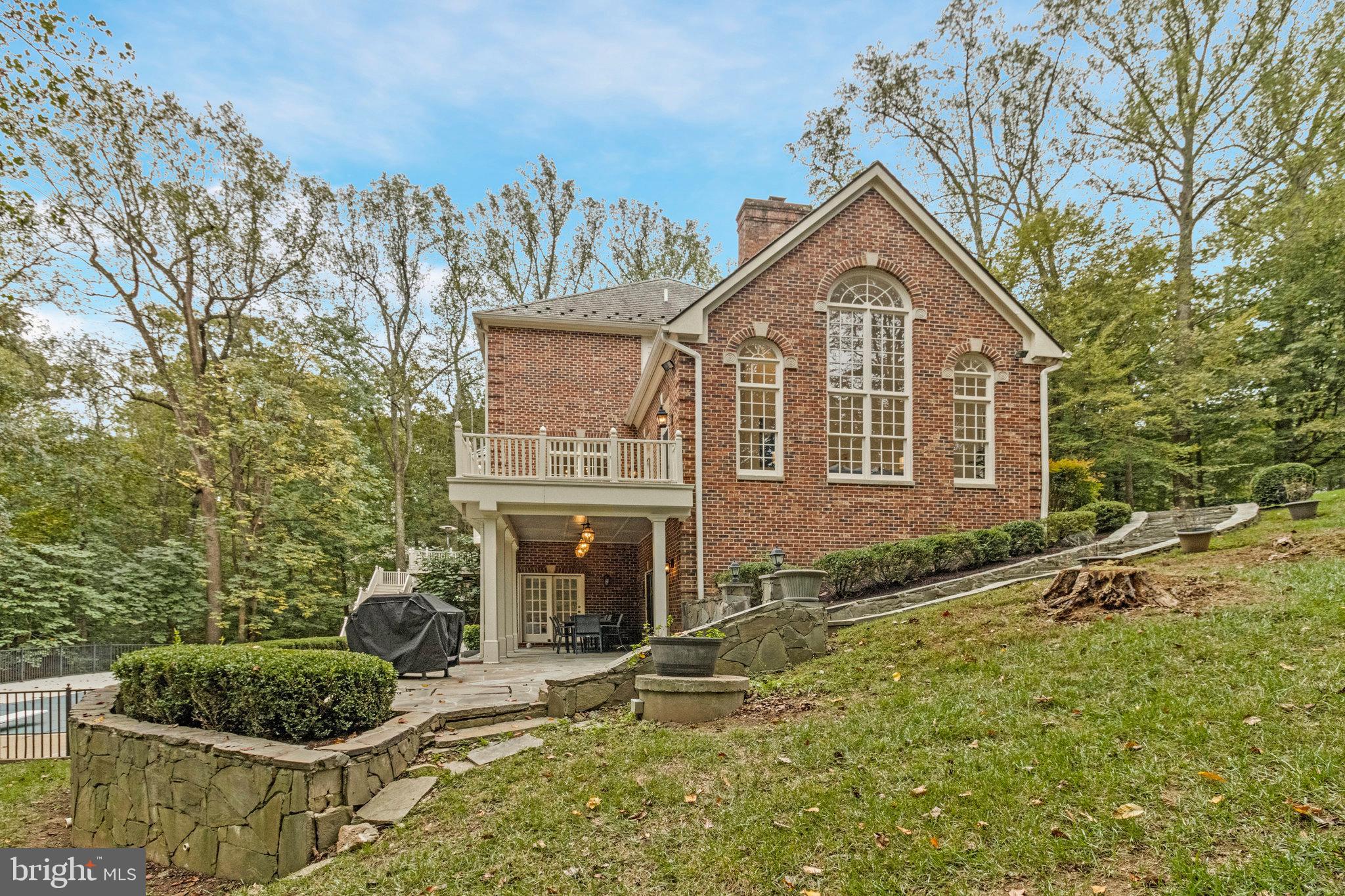 FALCON RIDGE - Residential