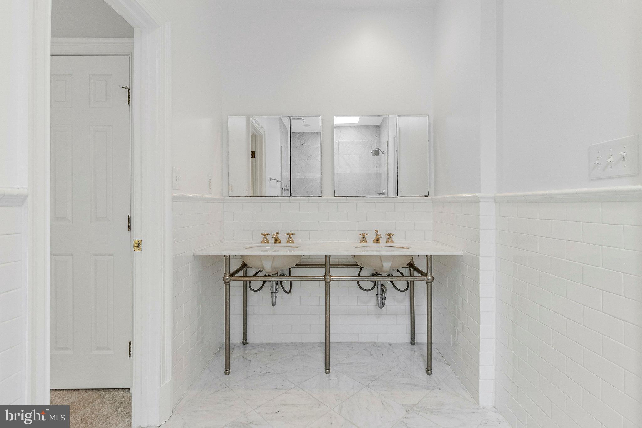 FALCON RIDGE - Residential