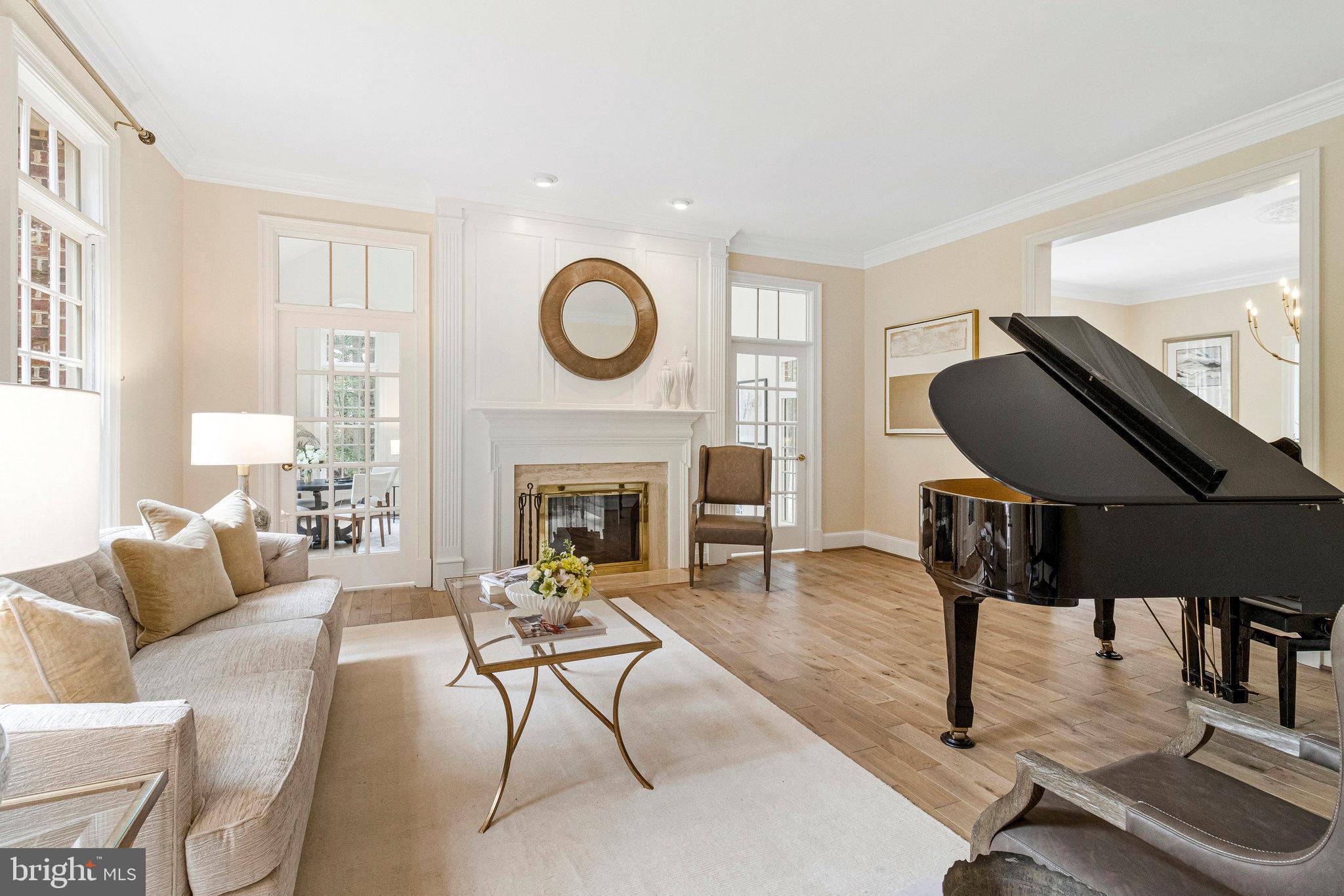 FALCON RIDGE - Residential