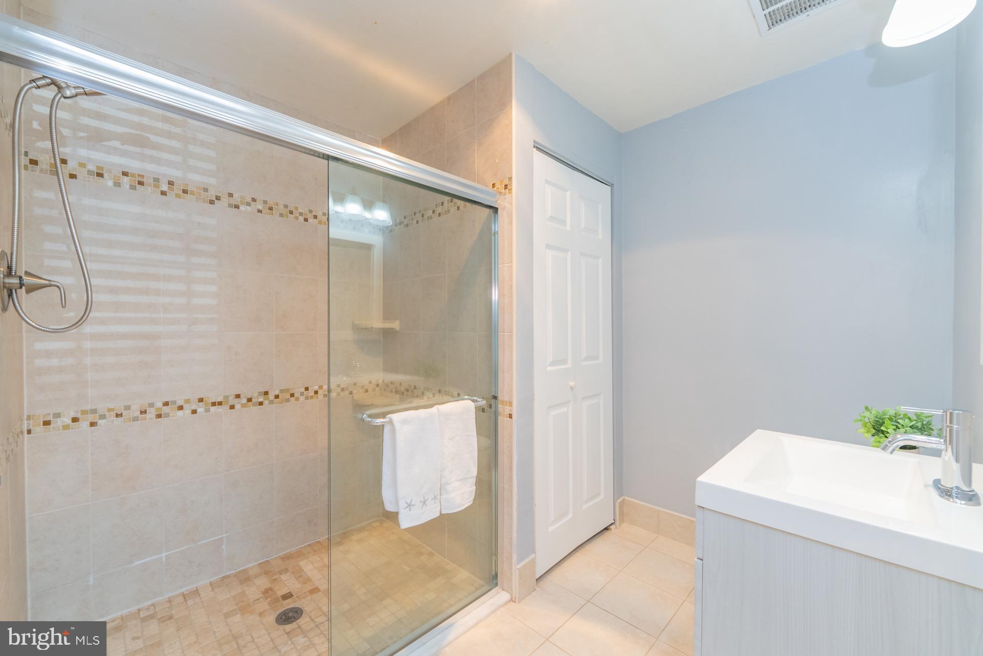 FAIRMONT - Residential Lease