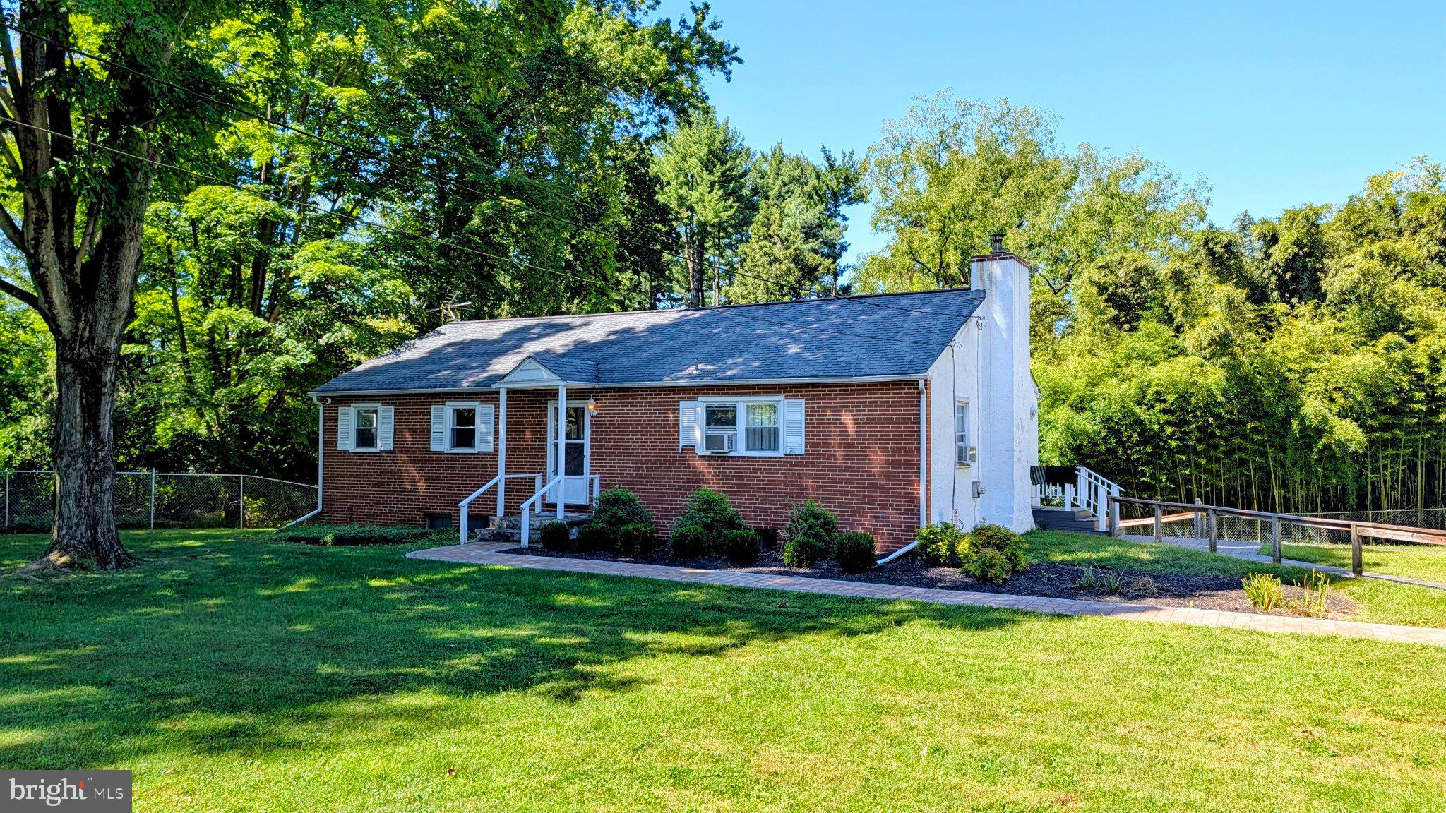 15 LOCKSLEY ROAD