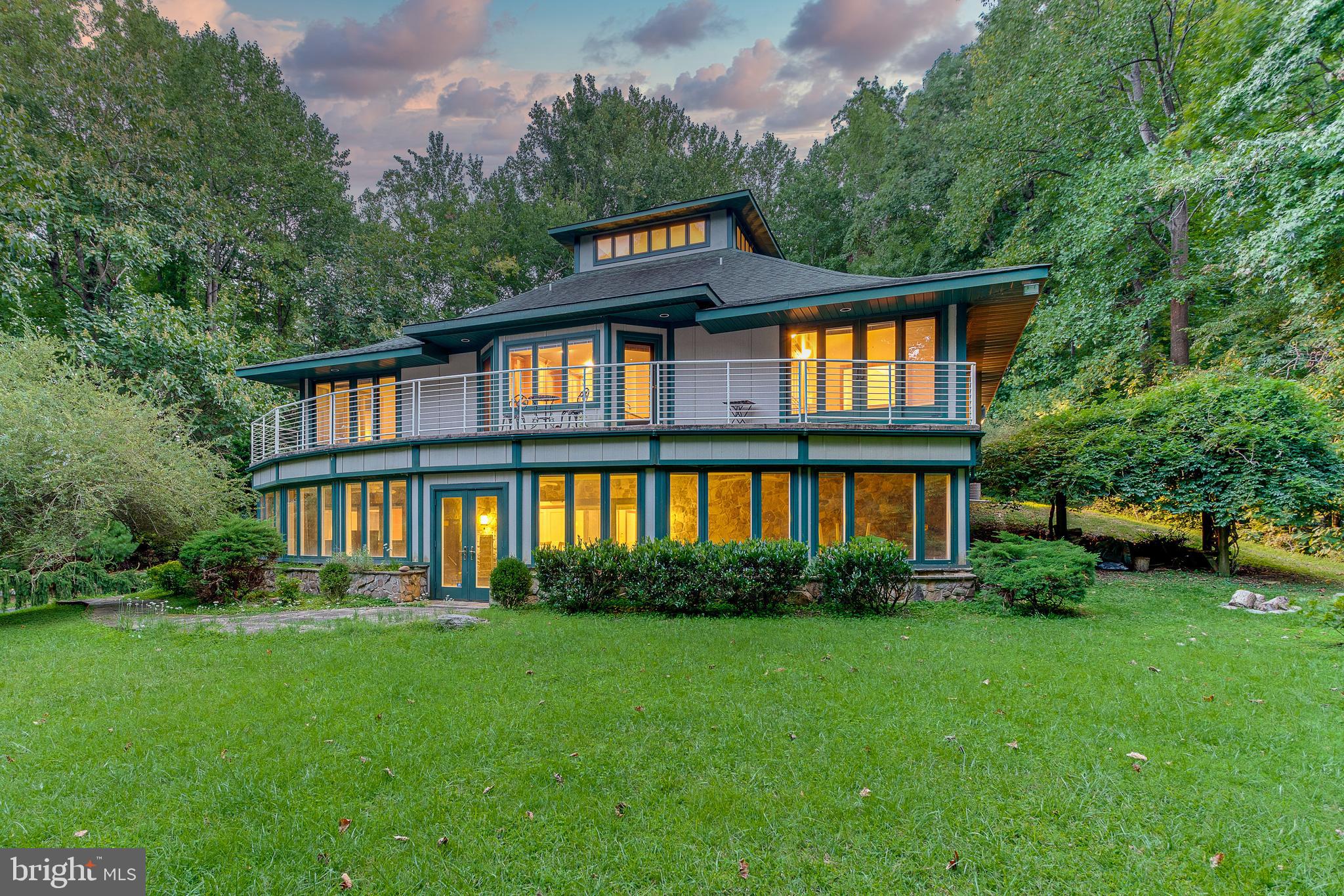 4895 BAYVIEW DRIVE