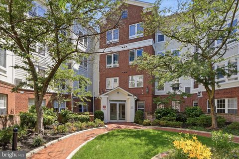 Photo of 801 S Greenbrier Street #306, ARLINGTON, VA 22204 (MLS # VAAR2073868)