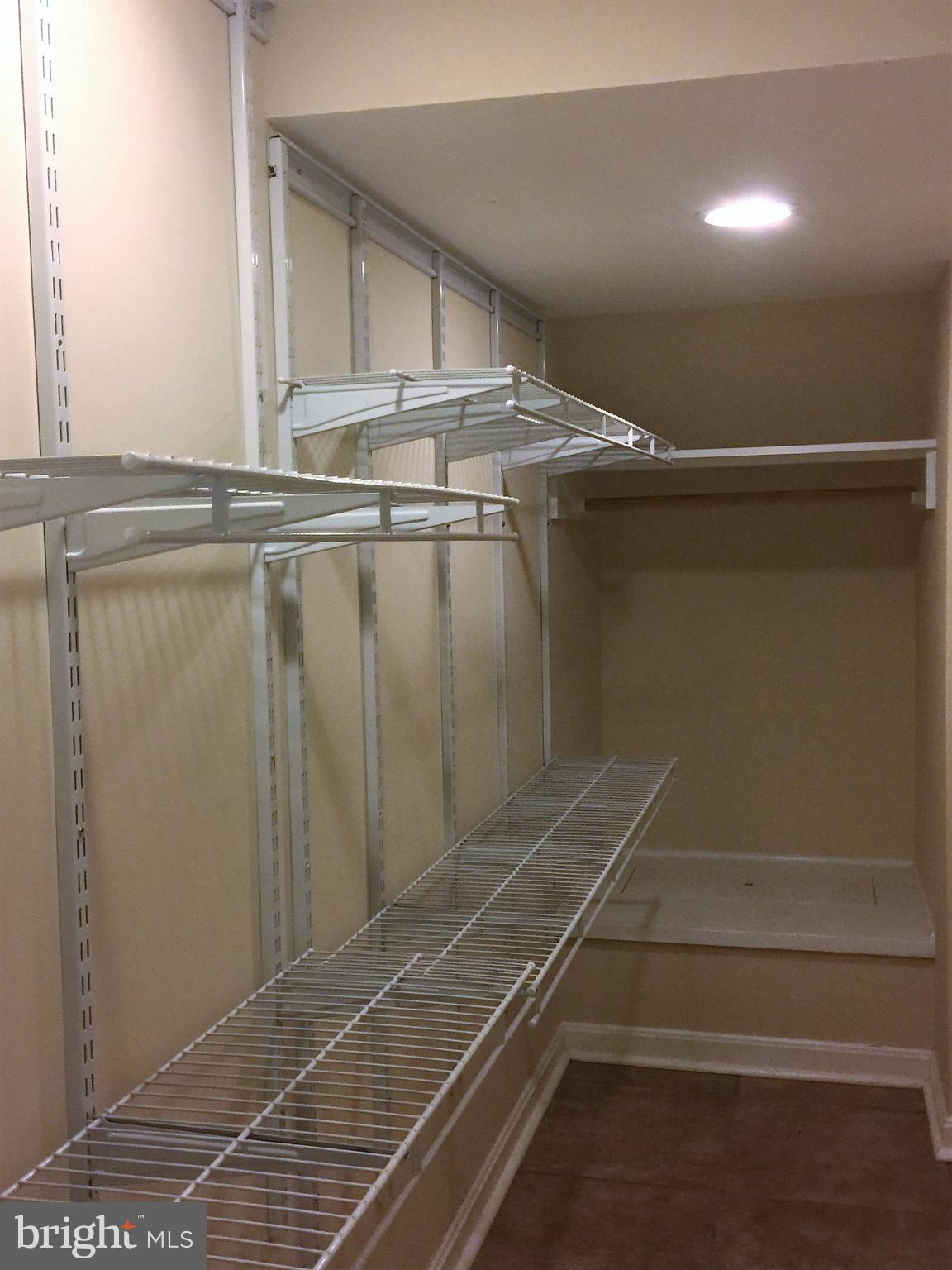 ENGLISH VILLAGE - Residential Lease