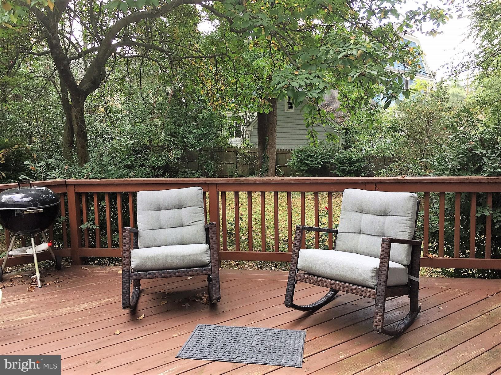 ENGLISH VILLAGE - Residential Lease