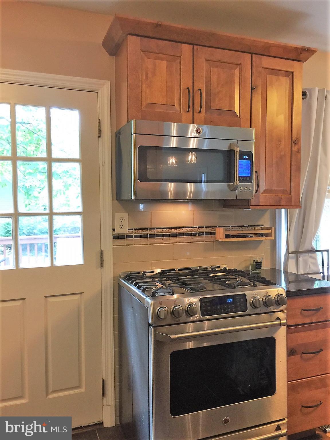 ENGLISH VILLAGE - Residential Lease